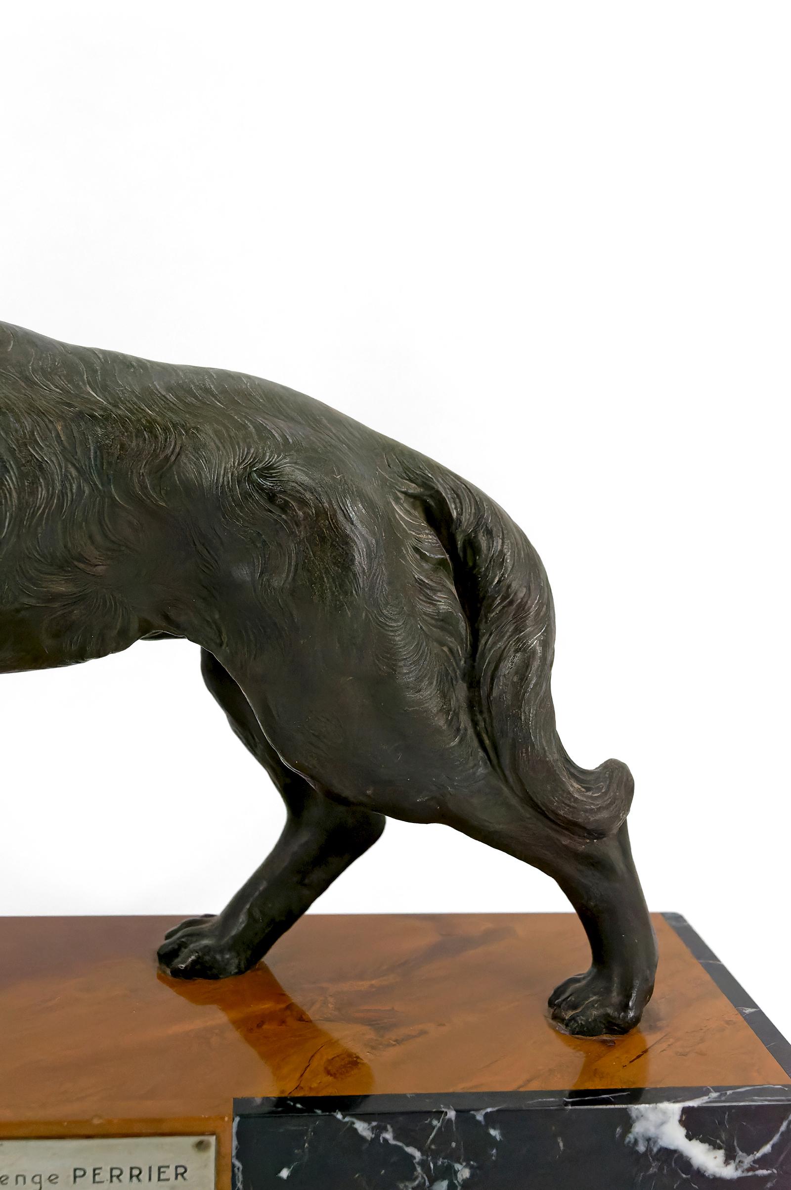 Importante scultura di un pastore tedesco, Trofeo per la sfida di Perrier, 1942 in vendita 4