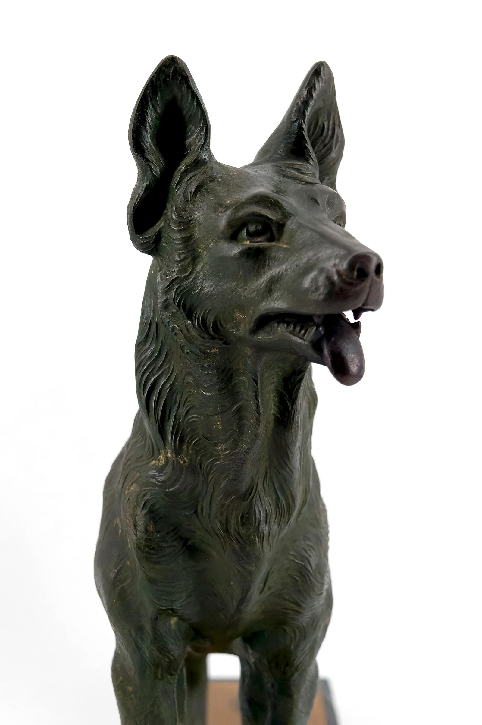 Importante scultura di un pastore tedesco, Trofeo per la sfida di Perrier, 1942 in vendita 12