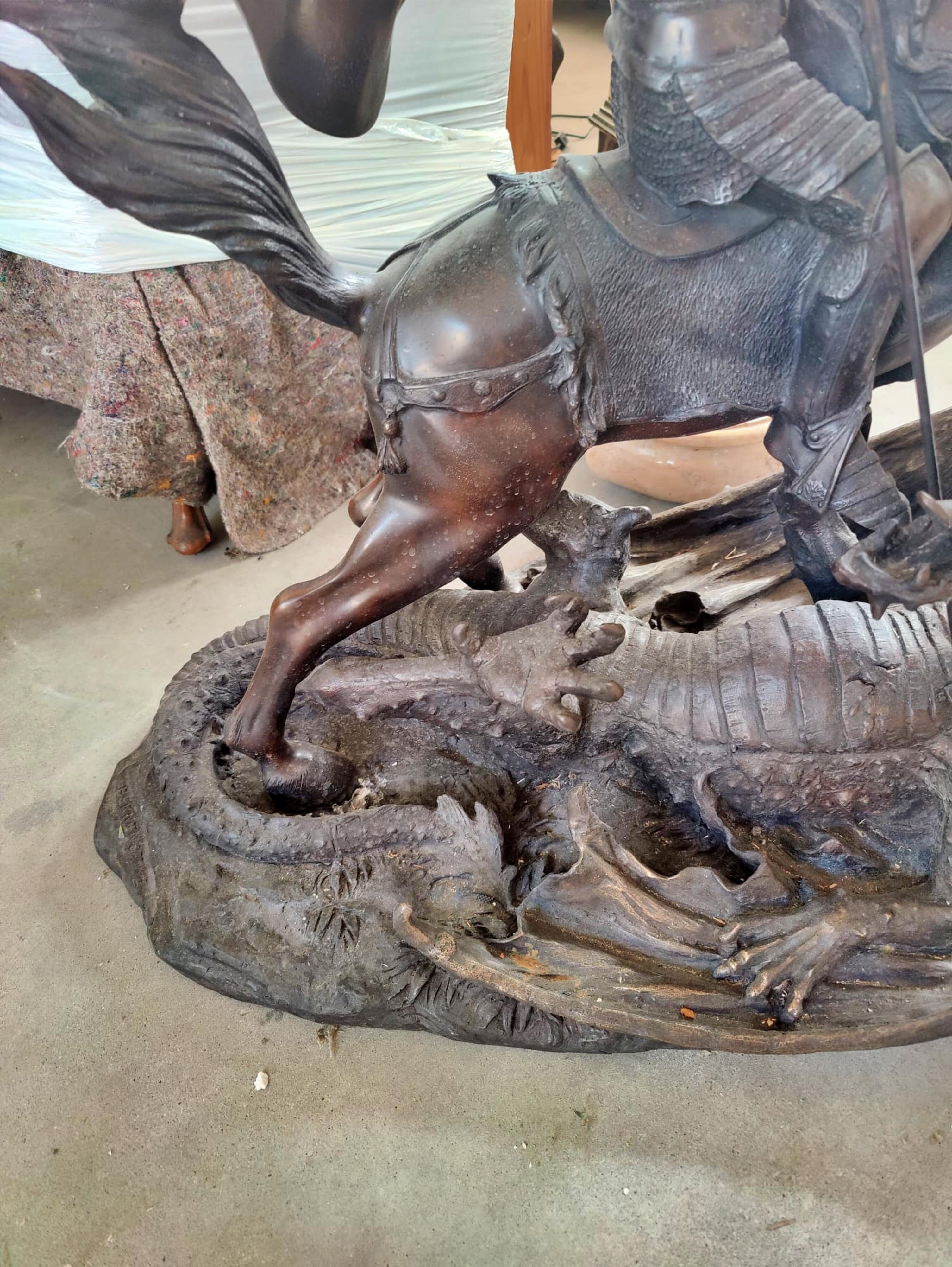 Importante escultura 