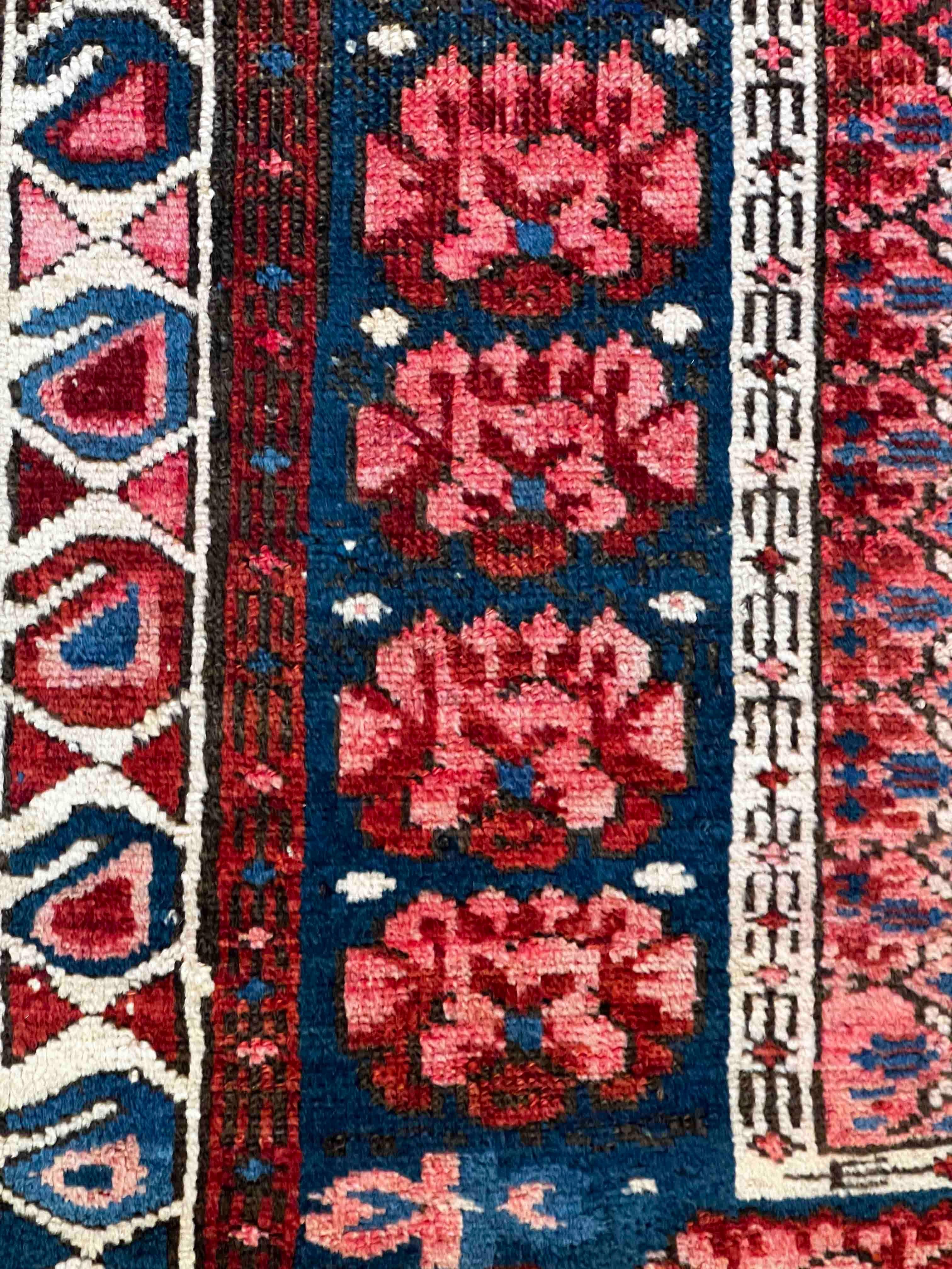  Important Seikhour Rug from Russia , 19th Century - N° 640 For Sale 5