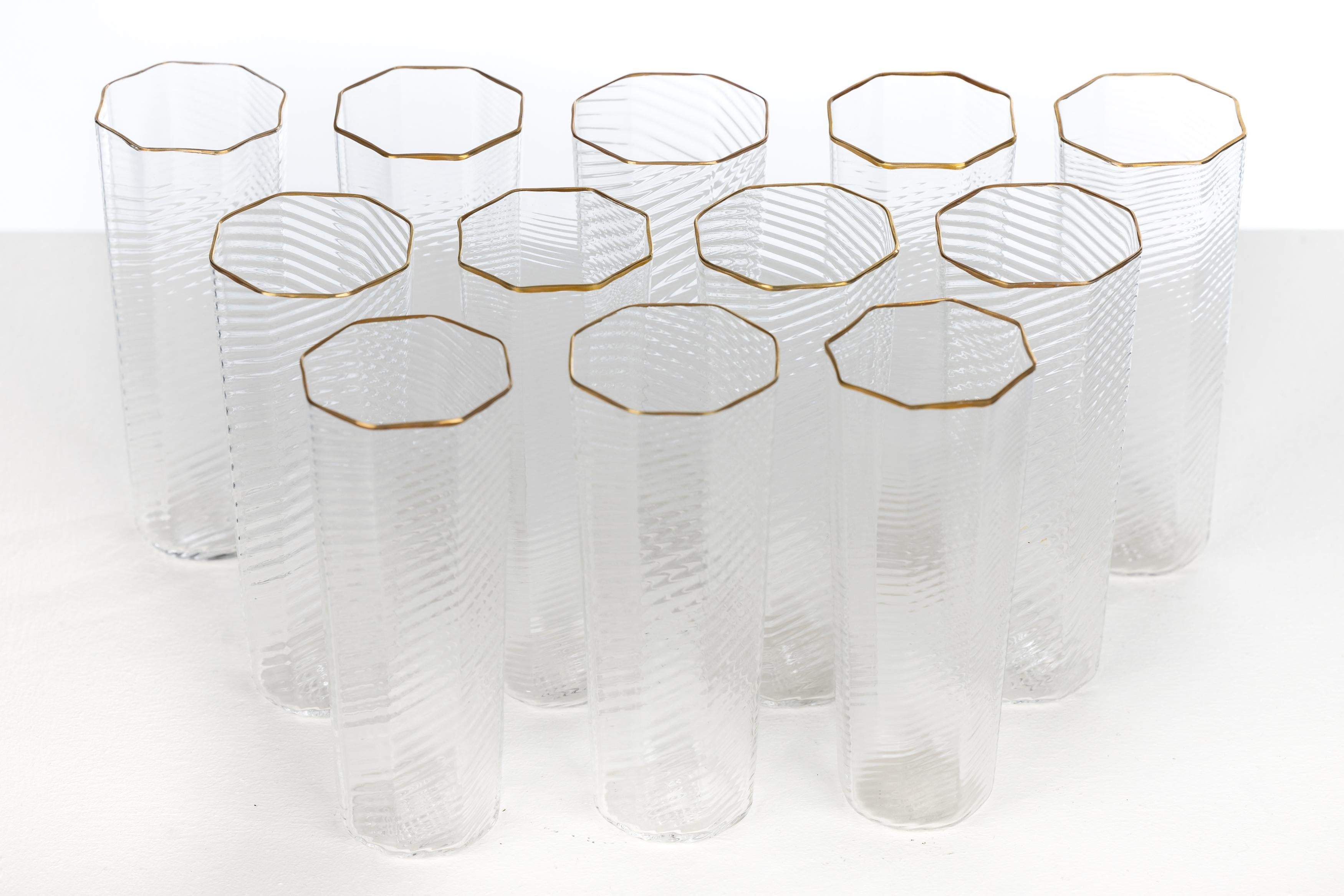 Importante juego de 12 vasos, vajilla, oro, diseño Murano Venini, años 70 Italia en Bueno estado para la venta en Wien, AT