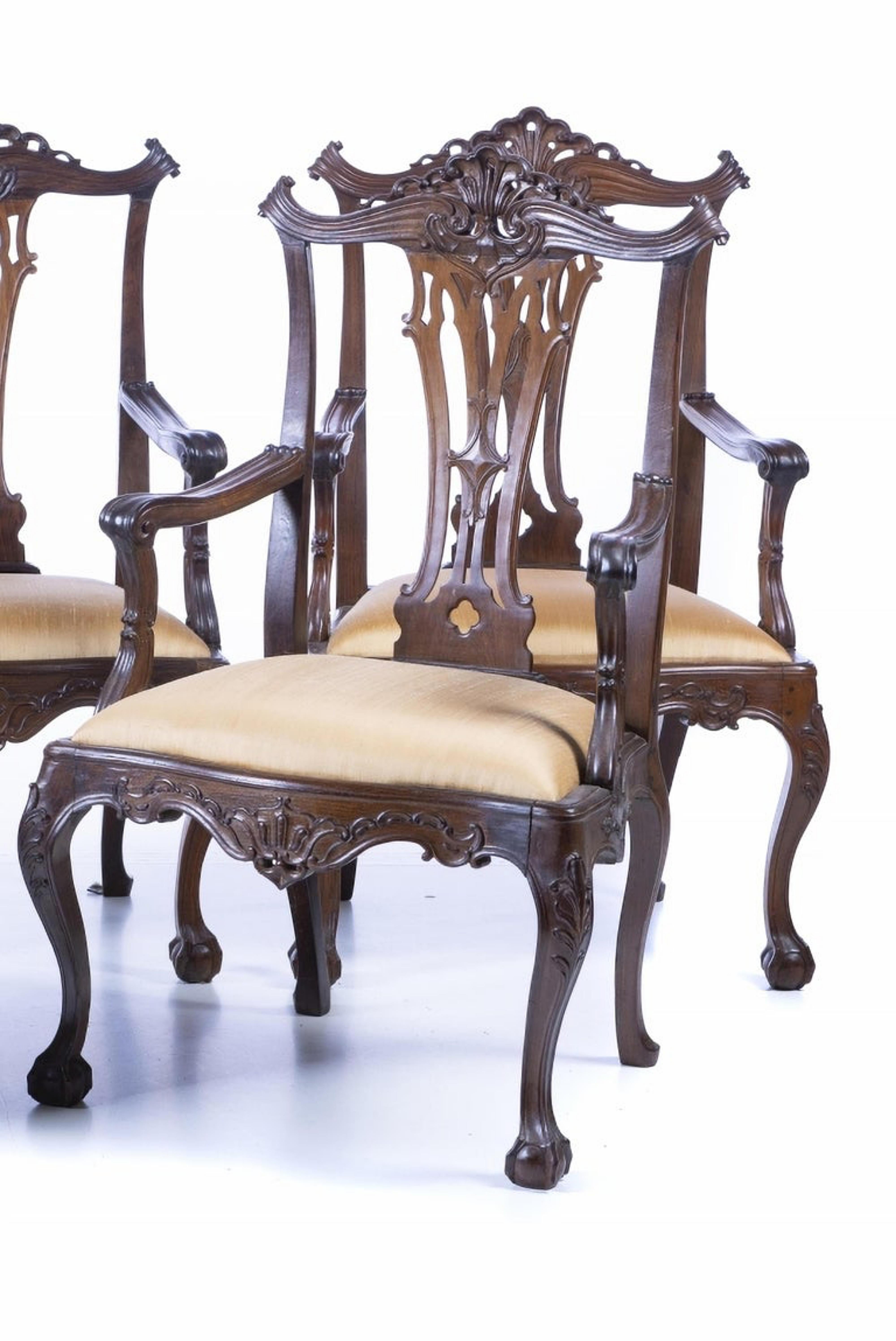 Wood Important Set of 5 Portuguese Armchairs 18th Century For Sale