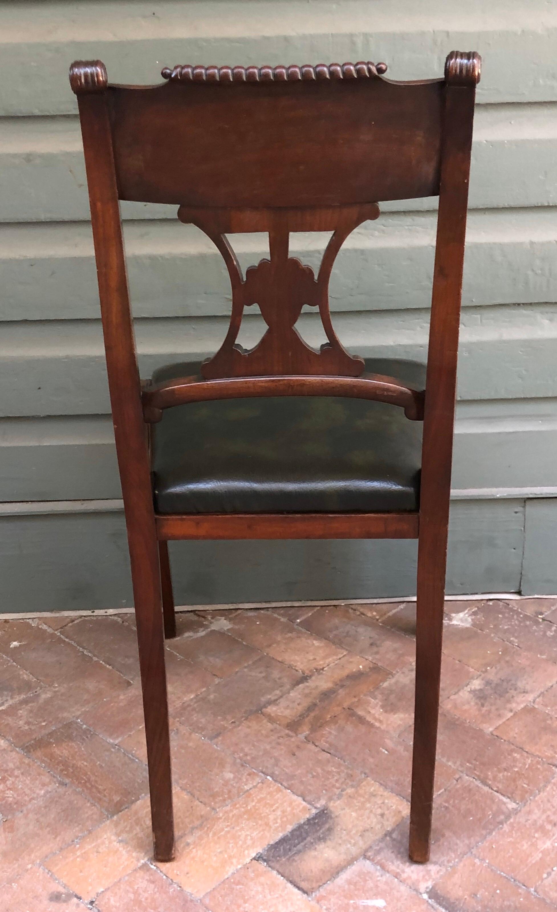 Importante set di otto sedie da pranzo in mogano del periodo Regency, inizio XIX secolo in vendita 5