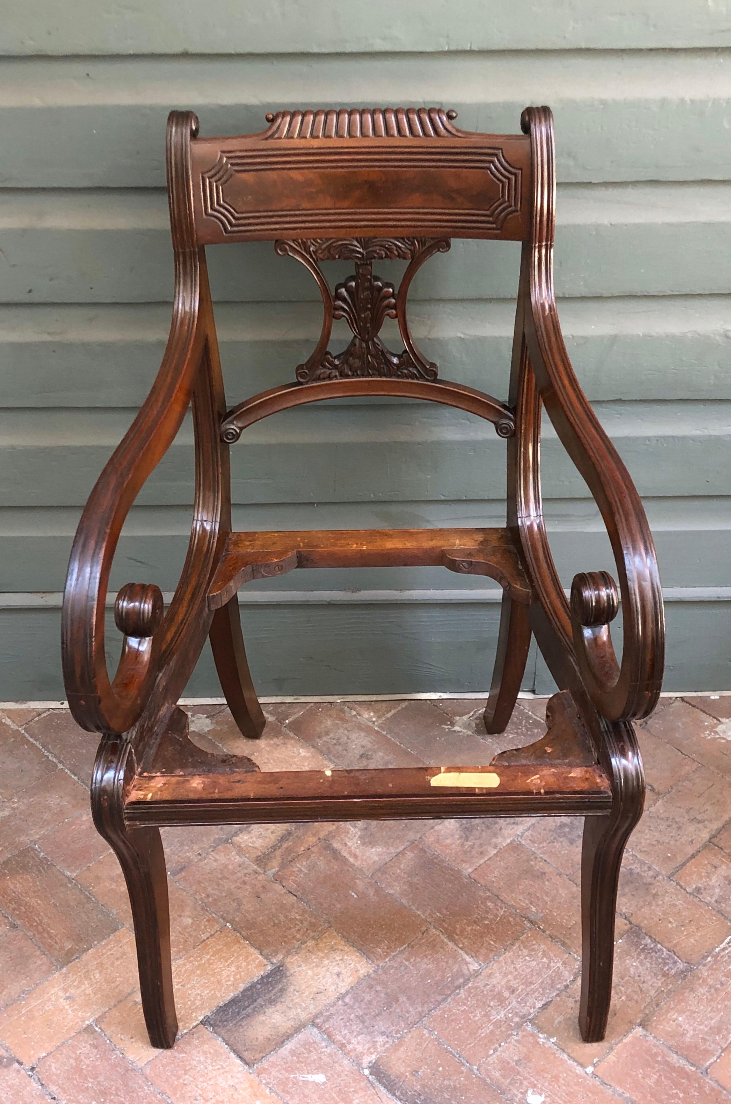 Mogano Importante set di otto sedie da pranzo in mogano del periodo Regency, inizio XIX secolo in vendita