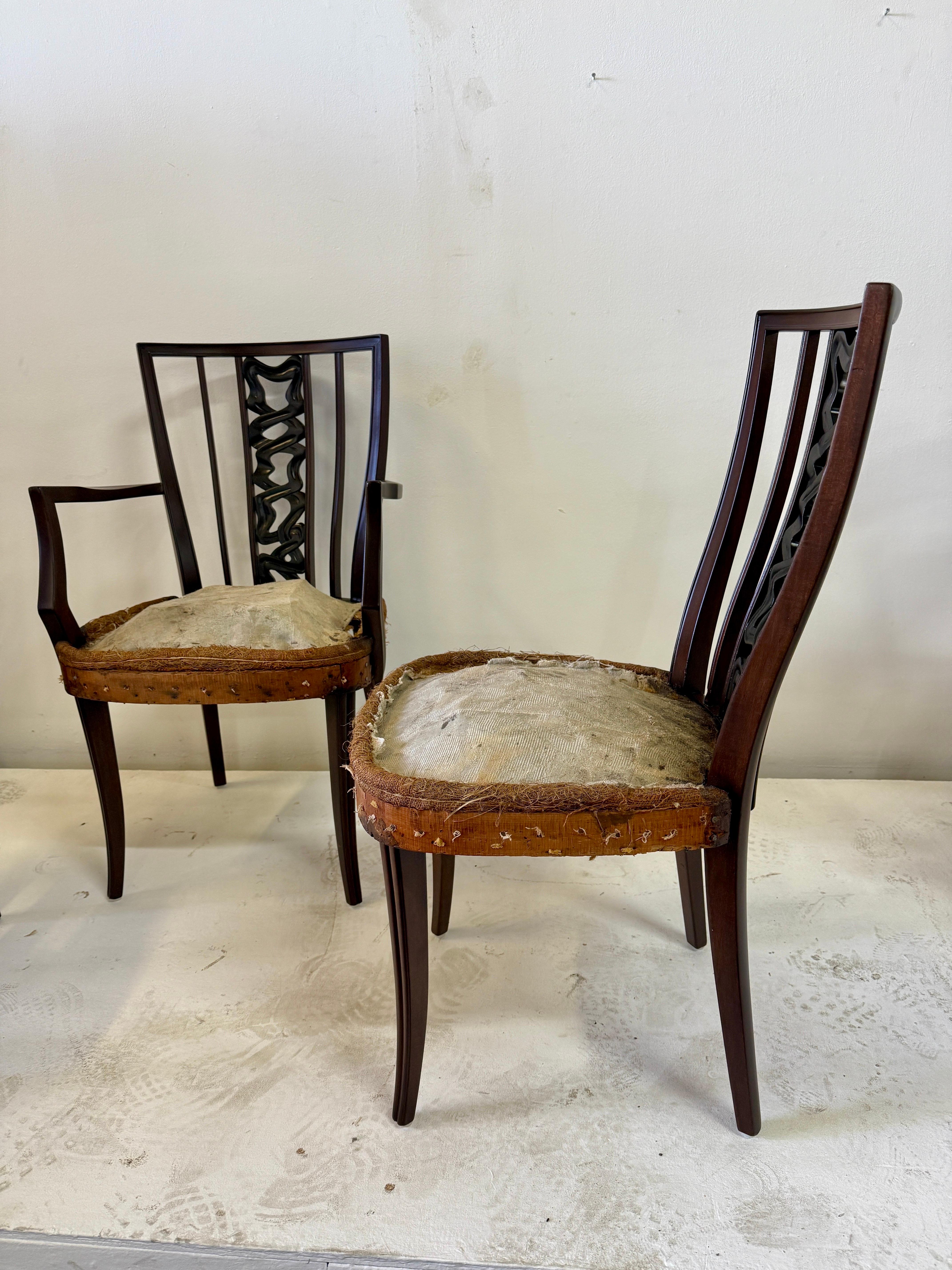 Mogano Importante set di dodici (12) sedie da pranzo italiane degli anni '40 in vendita
