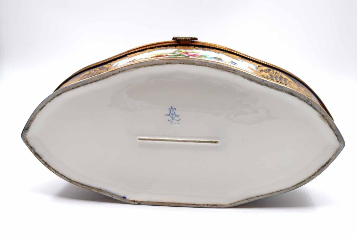 Important Sèvres Porcelain Box 5