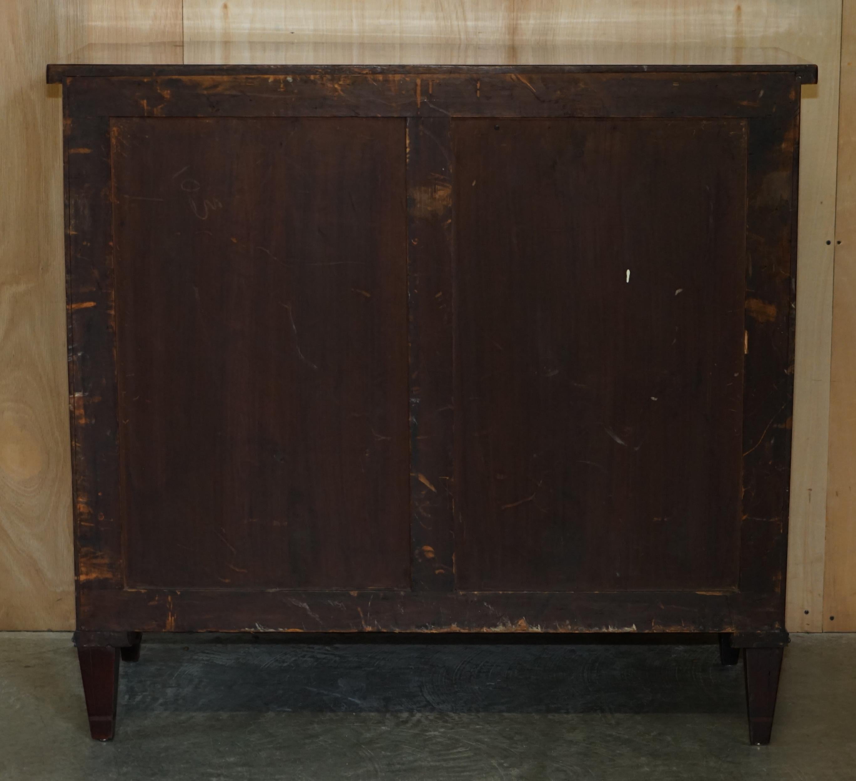 Important Sheraton 1859 Dated Flamed Hardwood Lion Head Handle Chest of Drawers For Sale 12