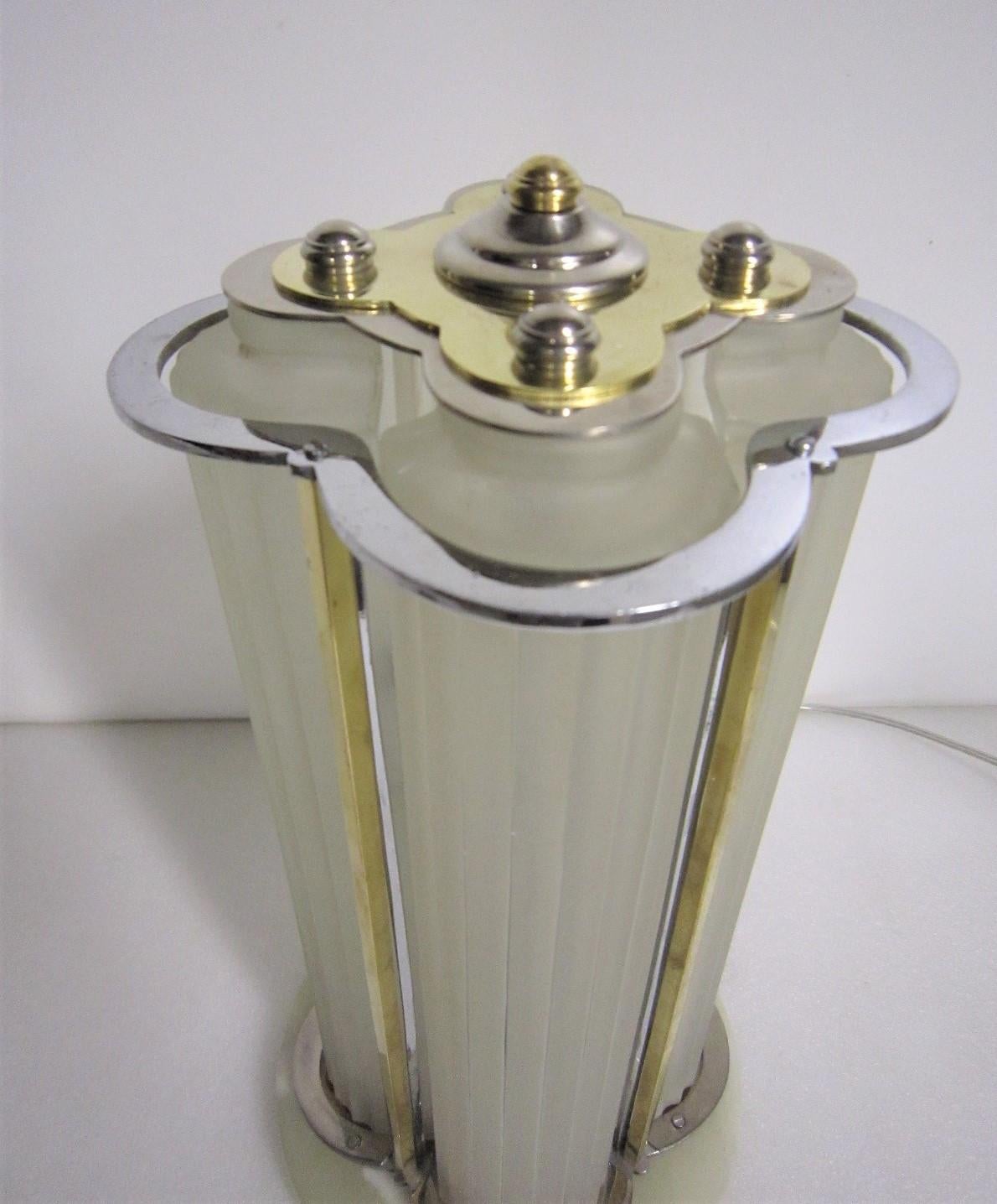 Important Signed Sabino Frosted Art Glass Table Lamp in Nickel with Brass Detail 7