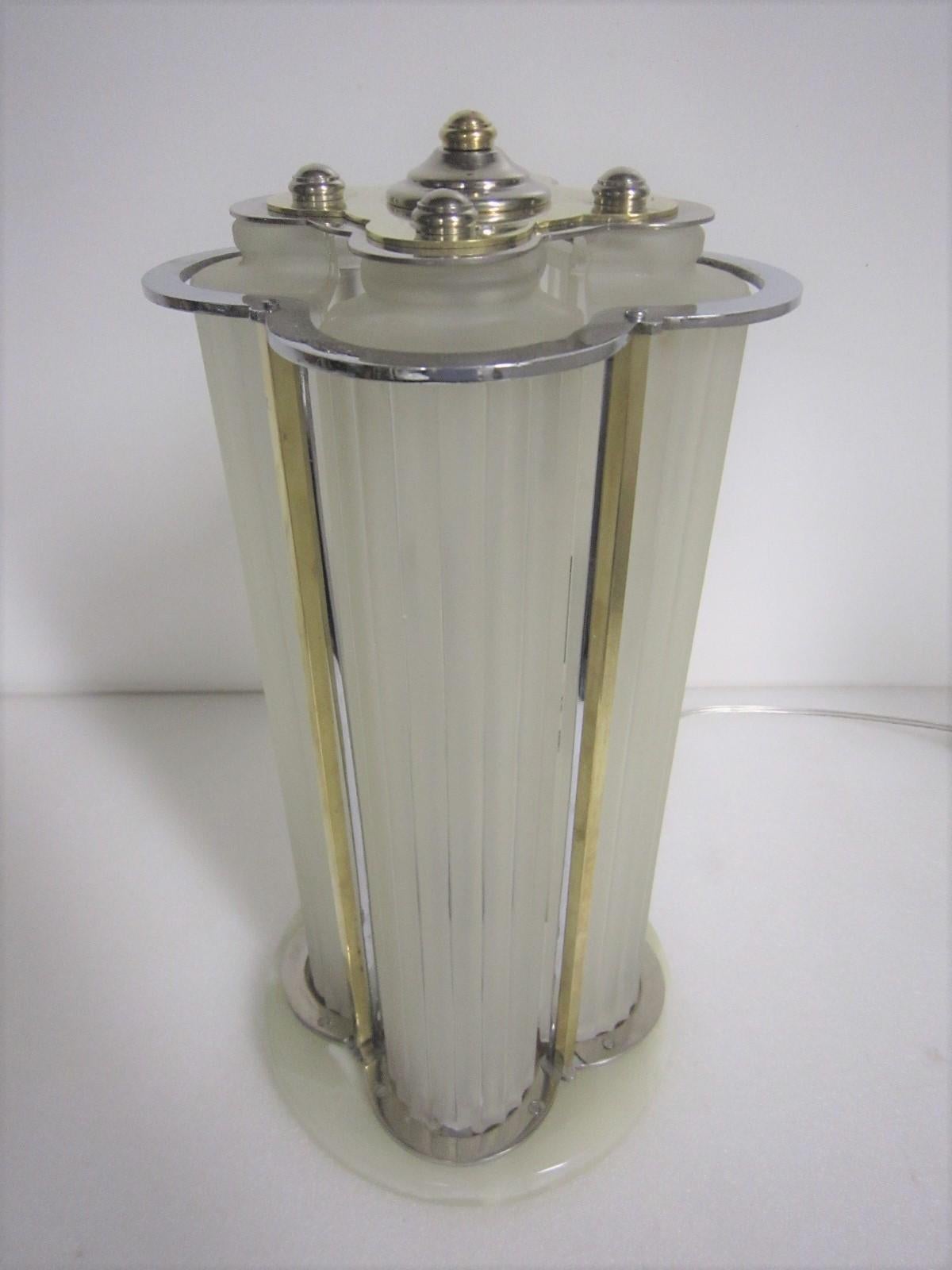 Important Signed Sabino Frosted Art Glass Table Lamp in Nickel with Brass Detail In Good Condition In New York City, NY