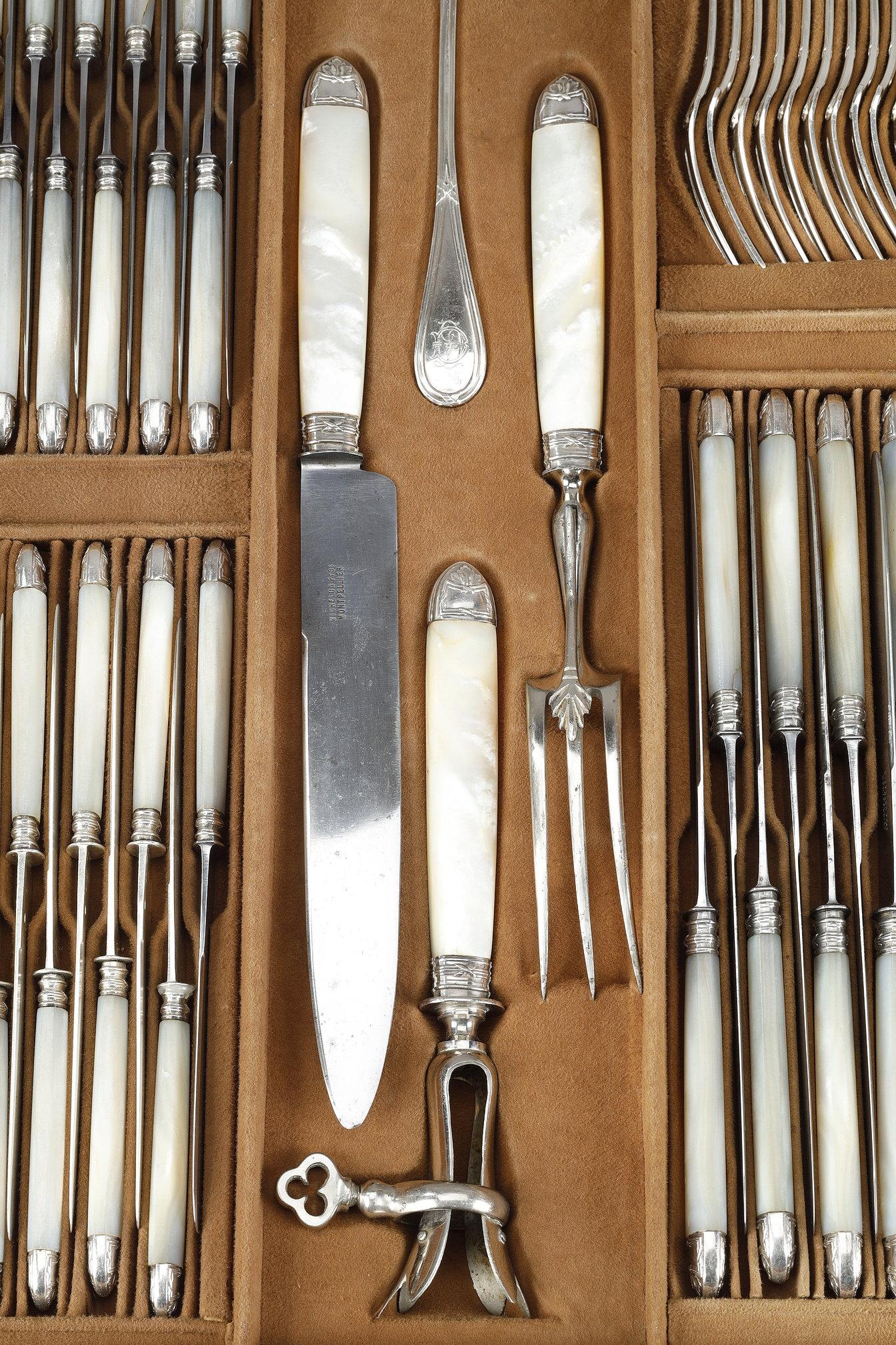 Importante cubertería de plata en su estuche original, Tétard Frères en venta 3
