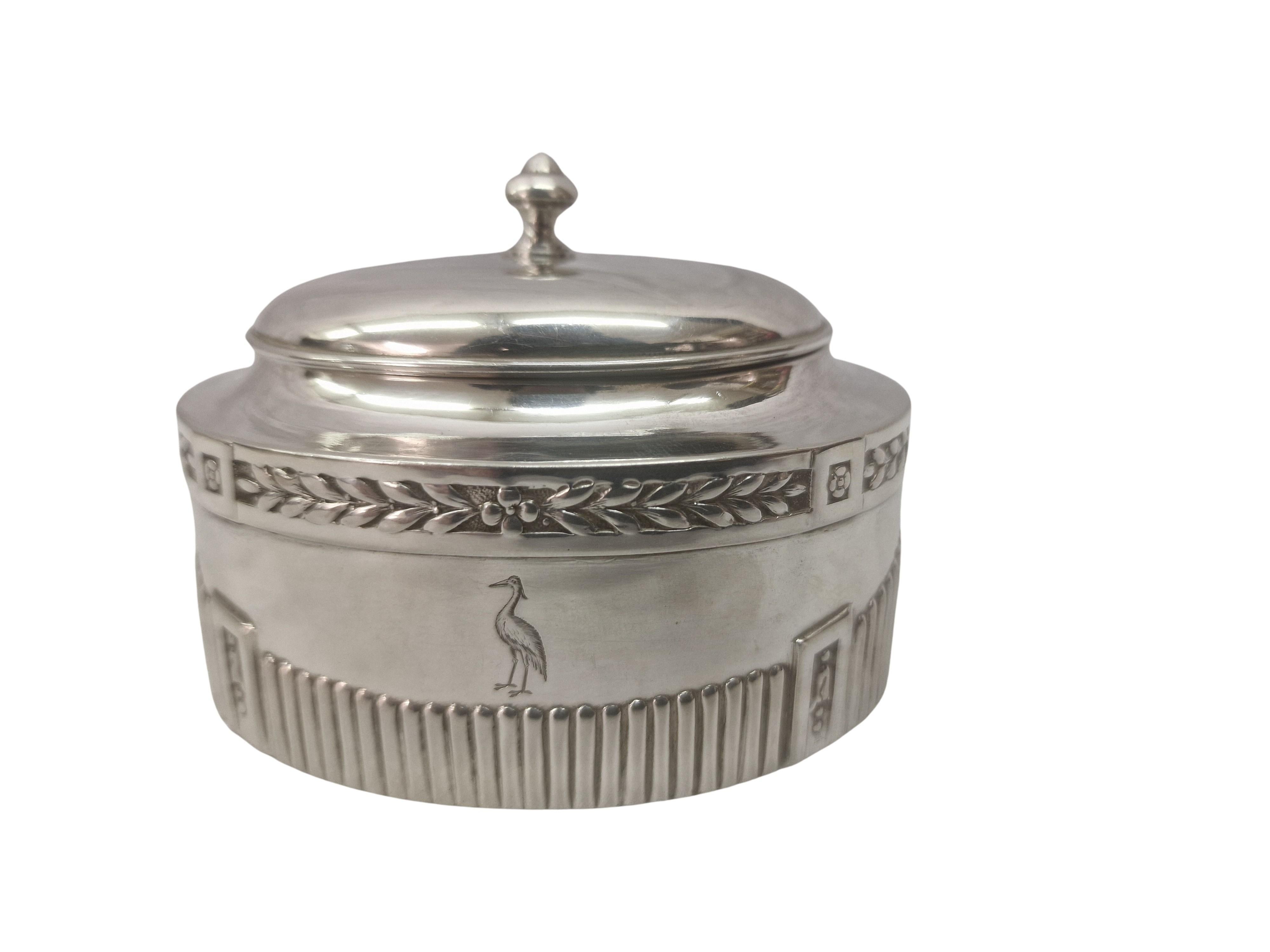 Important silver lidded box, hallmark Eugen Marcus, Art Nouveau 1915 Germany For Sale 4