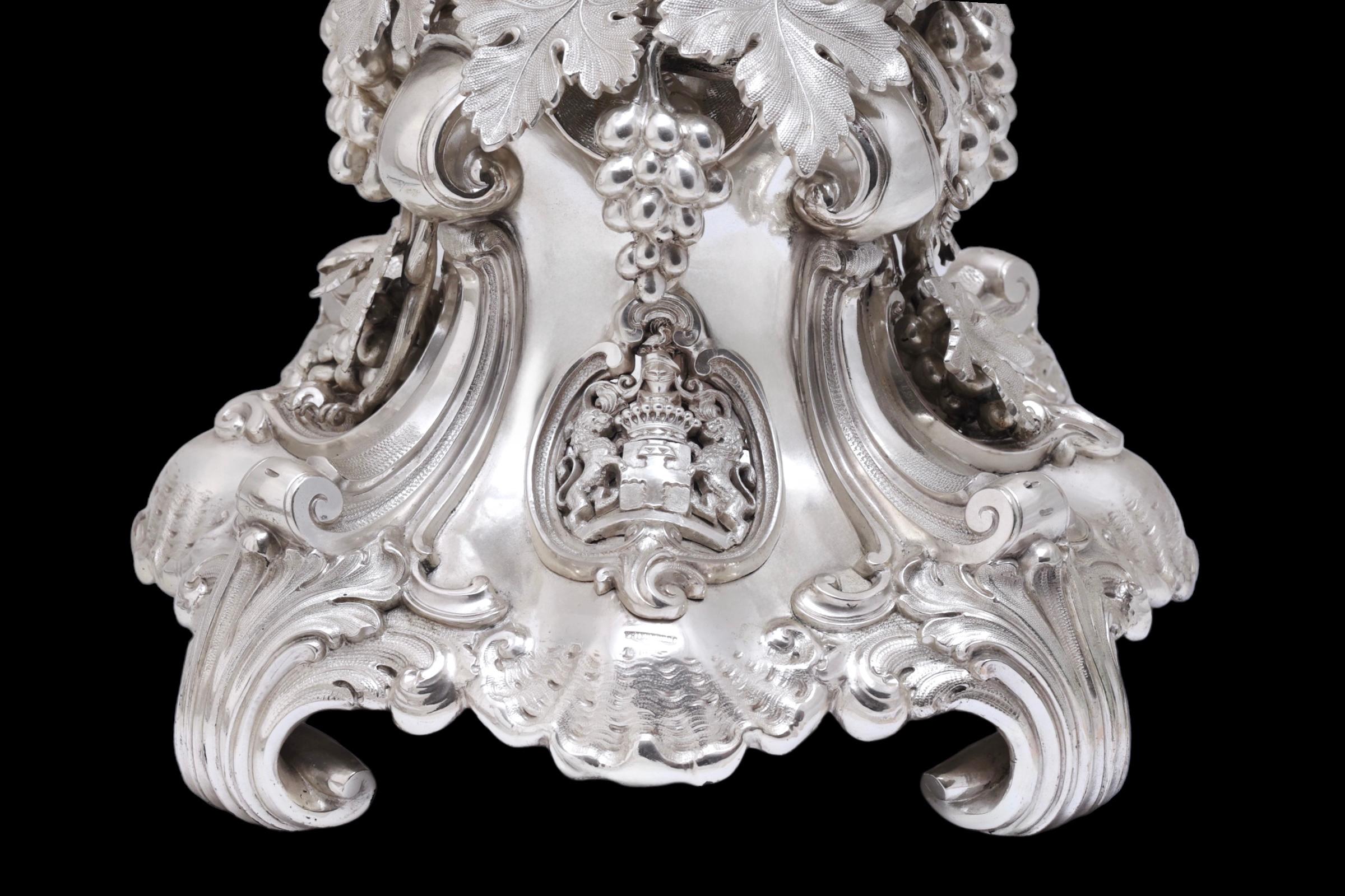 Importante tavola d'argento Friedeberg Coppia Grande Candelabro e Centrotavola in vendita 11