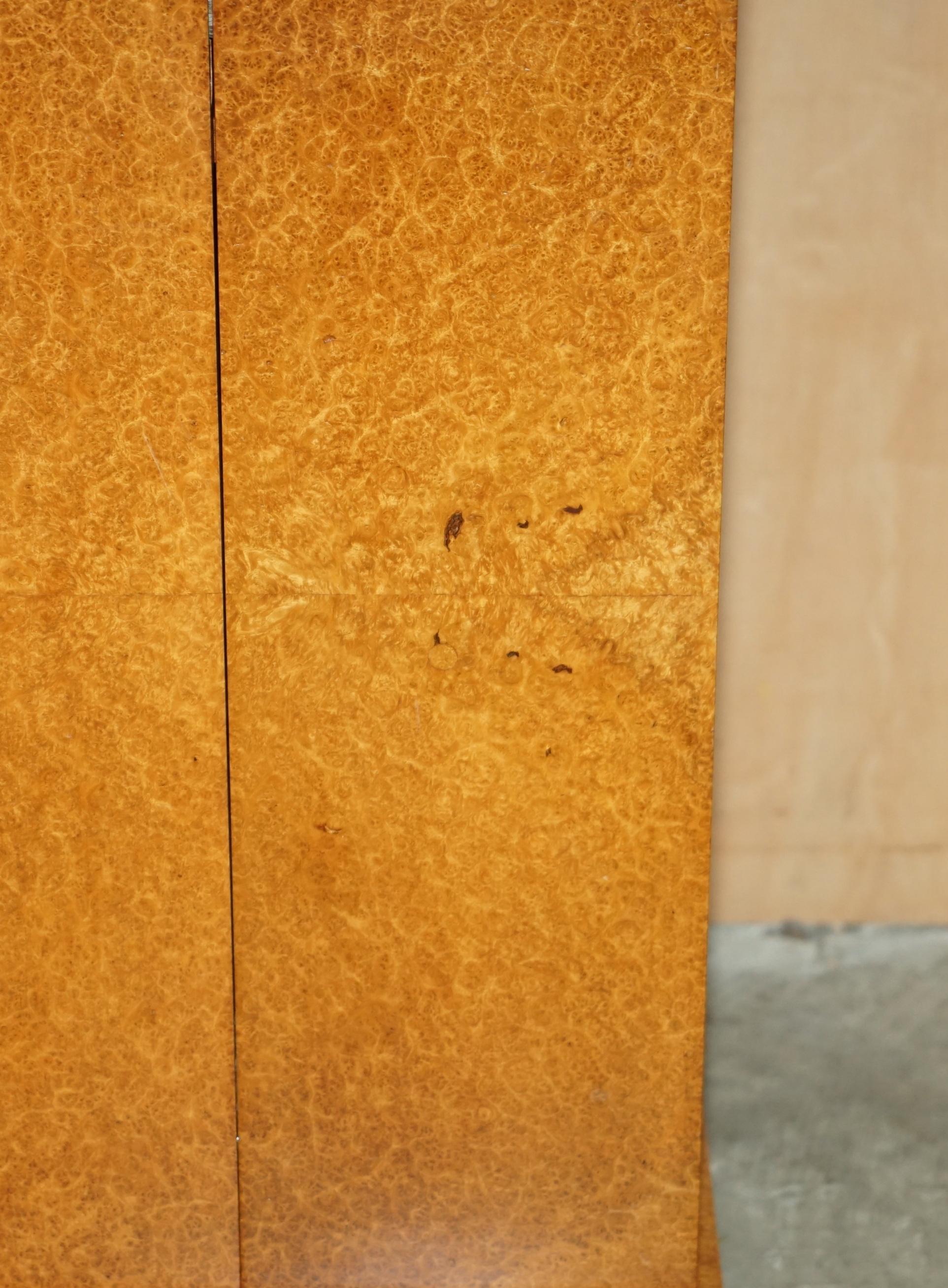 IMPORTANTE Soane BRITAIN MADE FOR BENTLEY AMBOYNA BURL SiDEBOARD in vendita 4