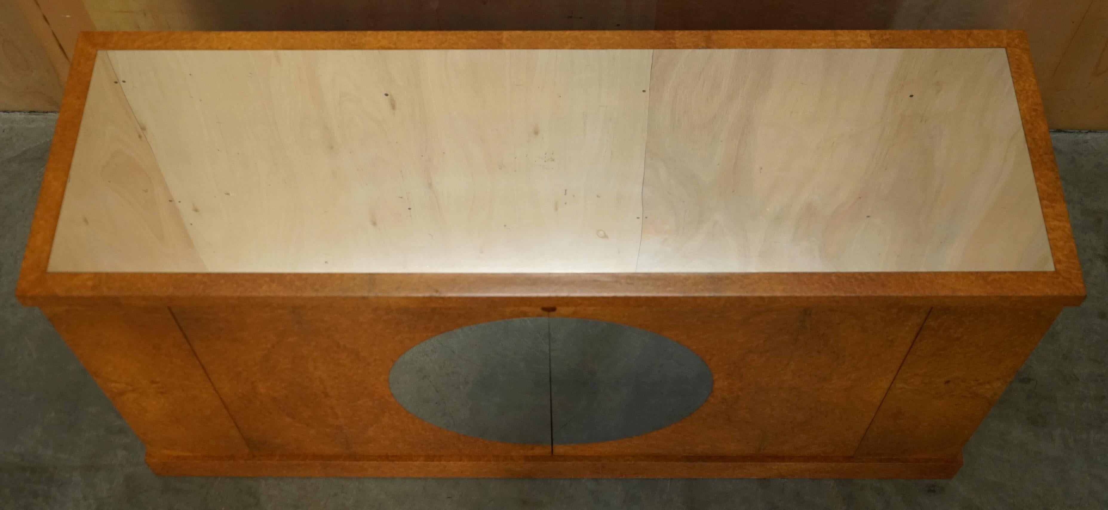 IMPORTANTE Soane BRITAIN MADE FOR BENTLEY AMBOYNA BURL SiDEBOARD in vendita 6