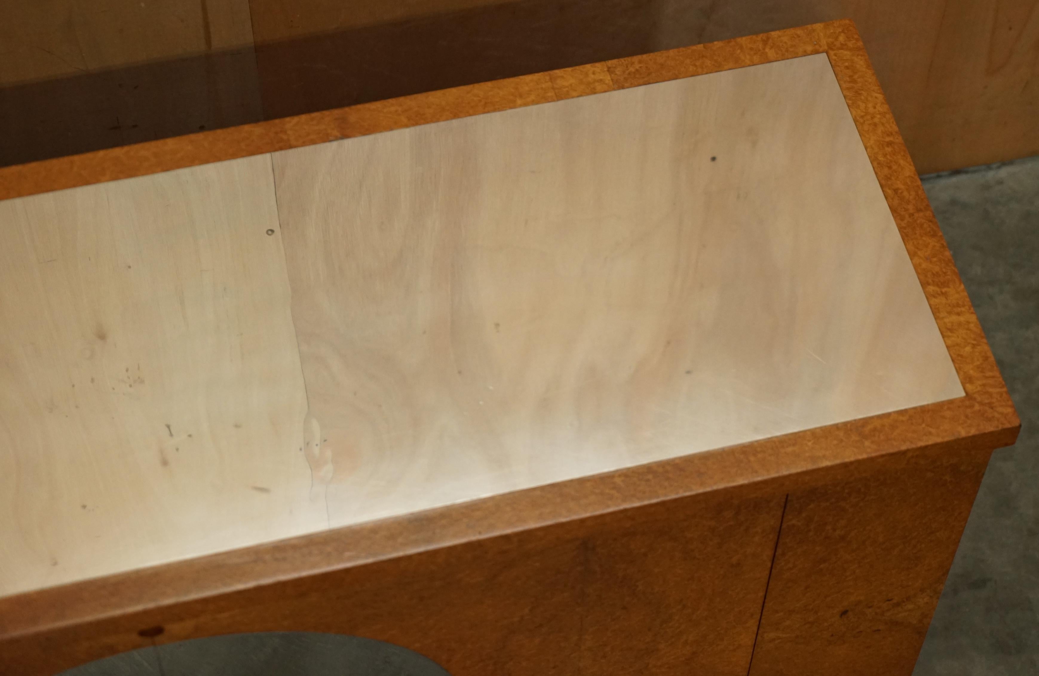 IMPORTANTE Soane BRITAIN MADE FOR BENTLEY AMBOYNA BURL SiDEBOARD in vendita 7
