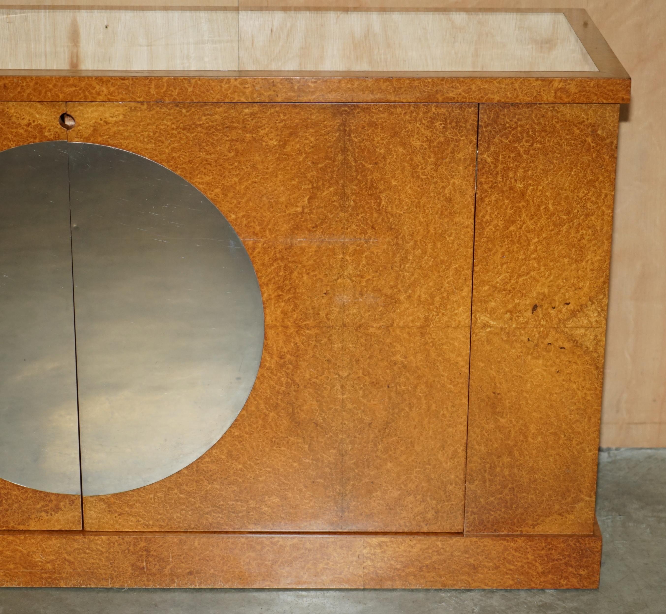 IMPORTANTE Soane BRITAIN MADE FOR BENTLEY AMBOYNA BURL SiDEBOARD in vendita 1
