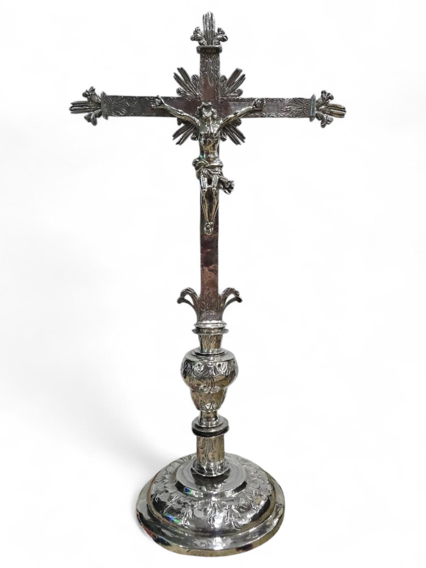 Important Spanish Solid Silver Altar Cross – 16th Century For Sale 13