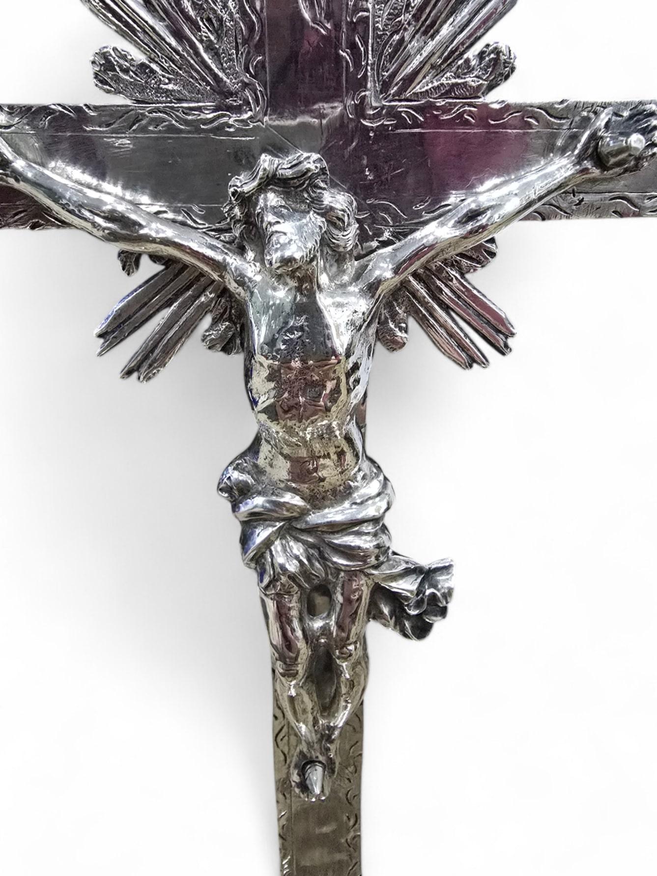 Important Spanish Solid Silver Altar Cross – 16th Century For Sale 1
