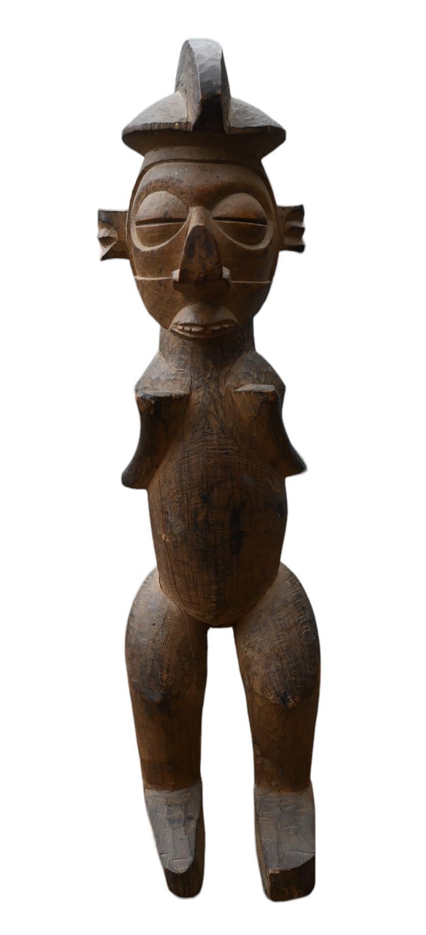 Important Statue Of The Yaka Tribe, Dr Congo, early 1900 In Good Condition For Sale In Bilzen, BE
