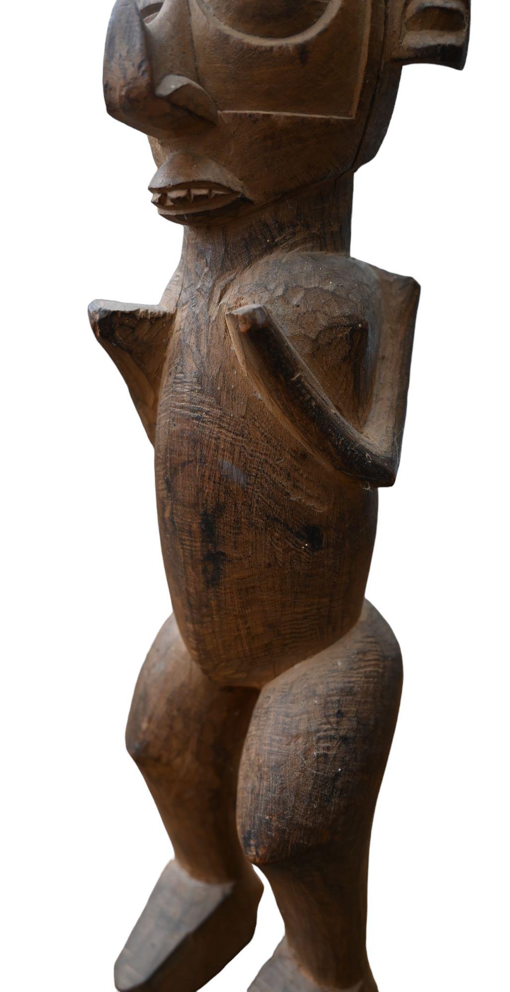Important Statue Of The Yaka Tribe, Dr Congo, early 1900 For Sale 1