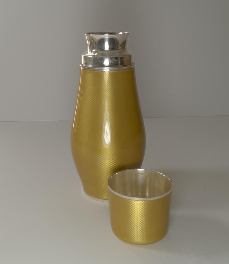 Mid-Century Modern Cocktail Shaker with Aqua and Black Geometric Decoration  at 1stDibs