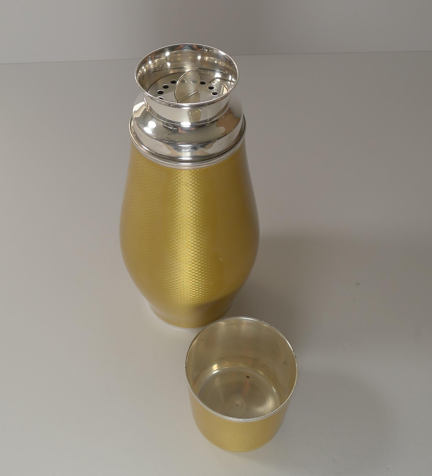 Importante coctelera de plata de ley y esmalte guilloché de David Andersen en Bueno estado para la venta en Bath, GB