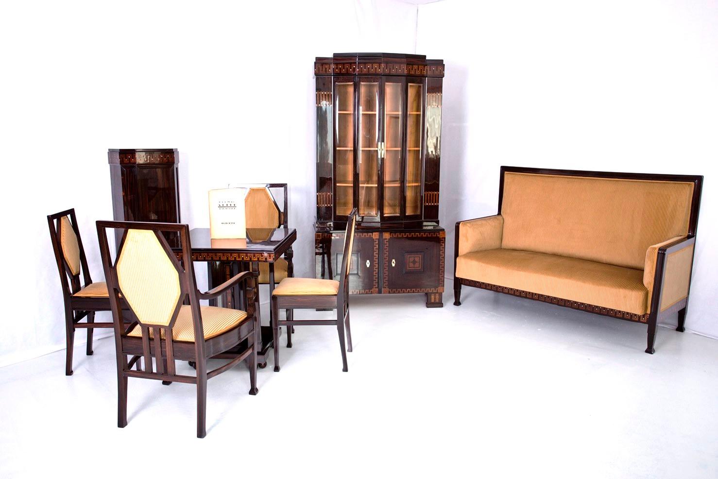 Wood Important Table and Four Chairs by Ludwig Alter Darmstadt Jugendstil, 1908' For Sale