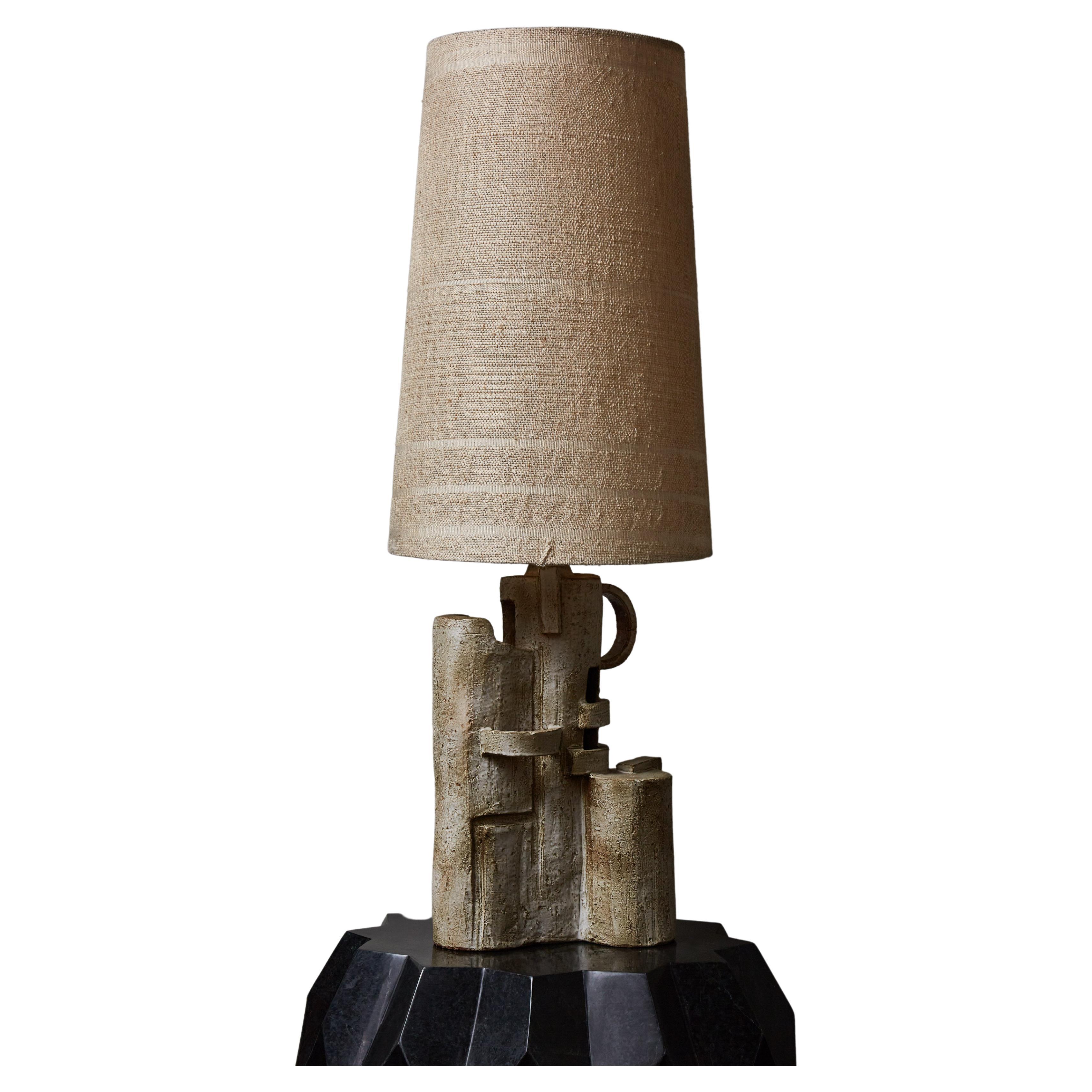 Importante lampe de bureau en céramique émaillée de Marius Bessone