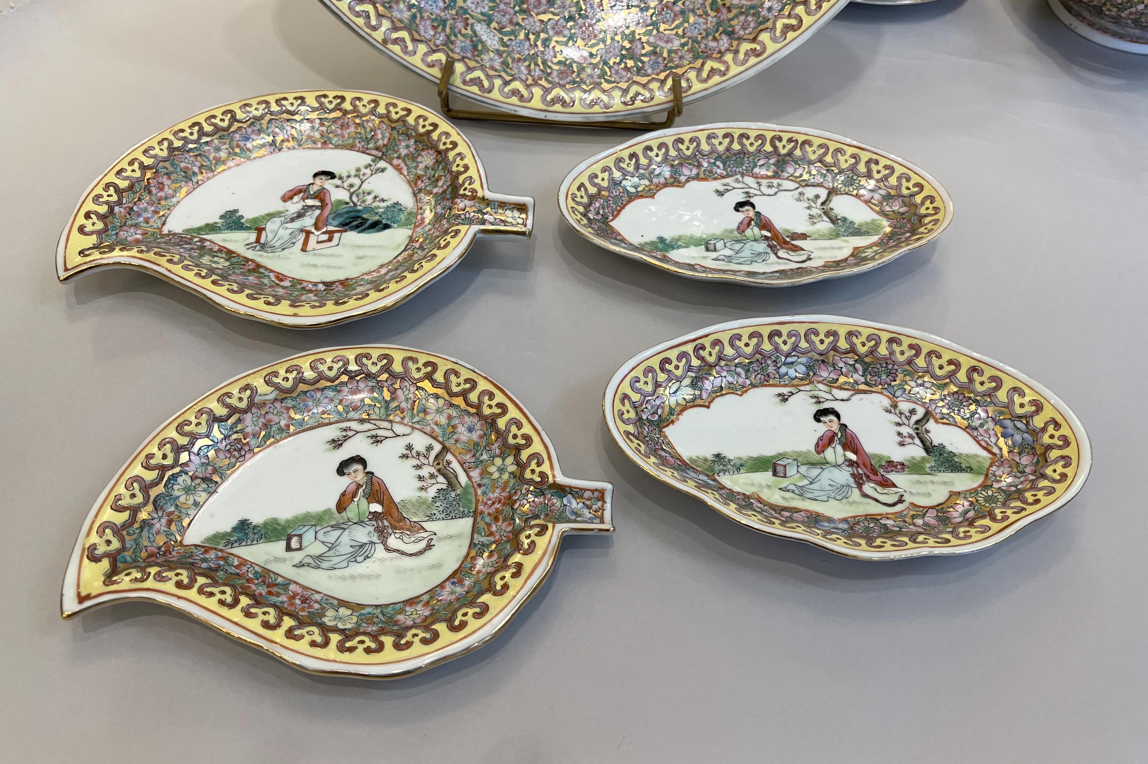 Chinese Important tableware China, circa 1950 / 1970 For Sale