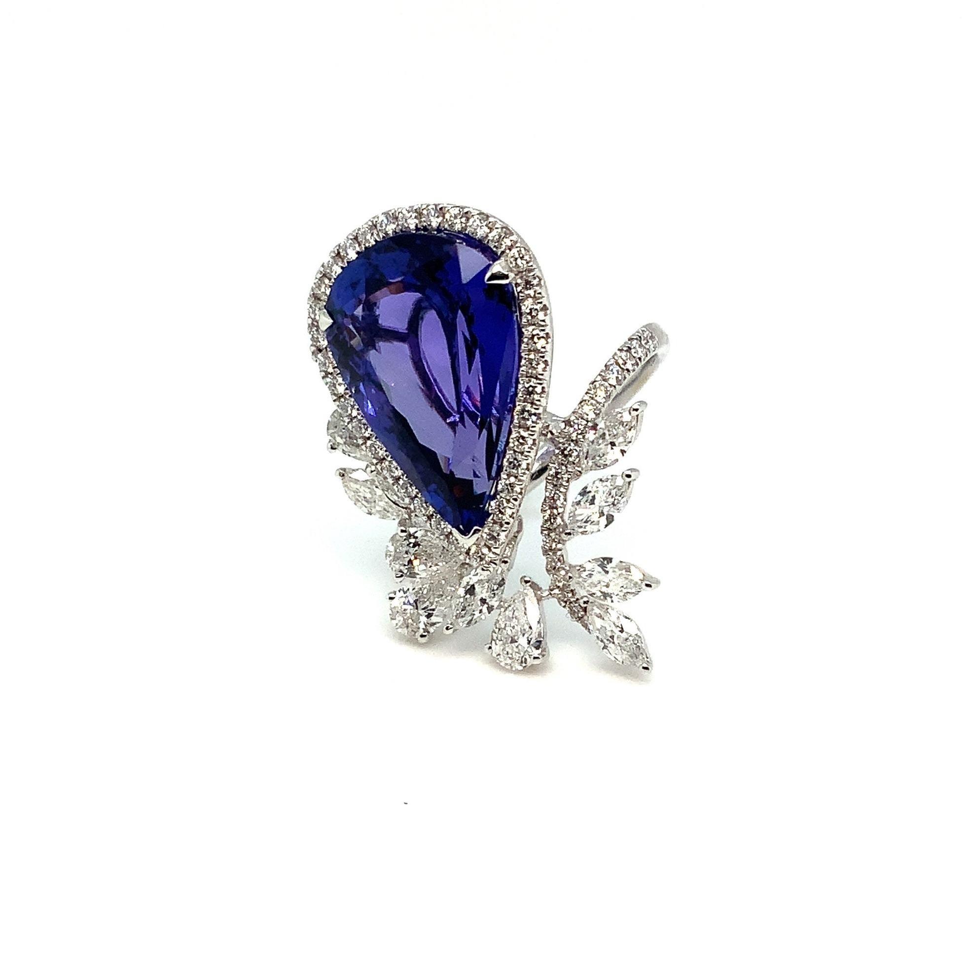 Important Tanzanite and Diamond  Right Hand Ring Fashioned in 18K White Gold. For Sale 2