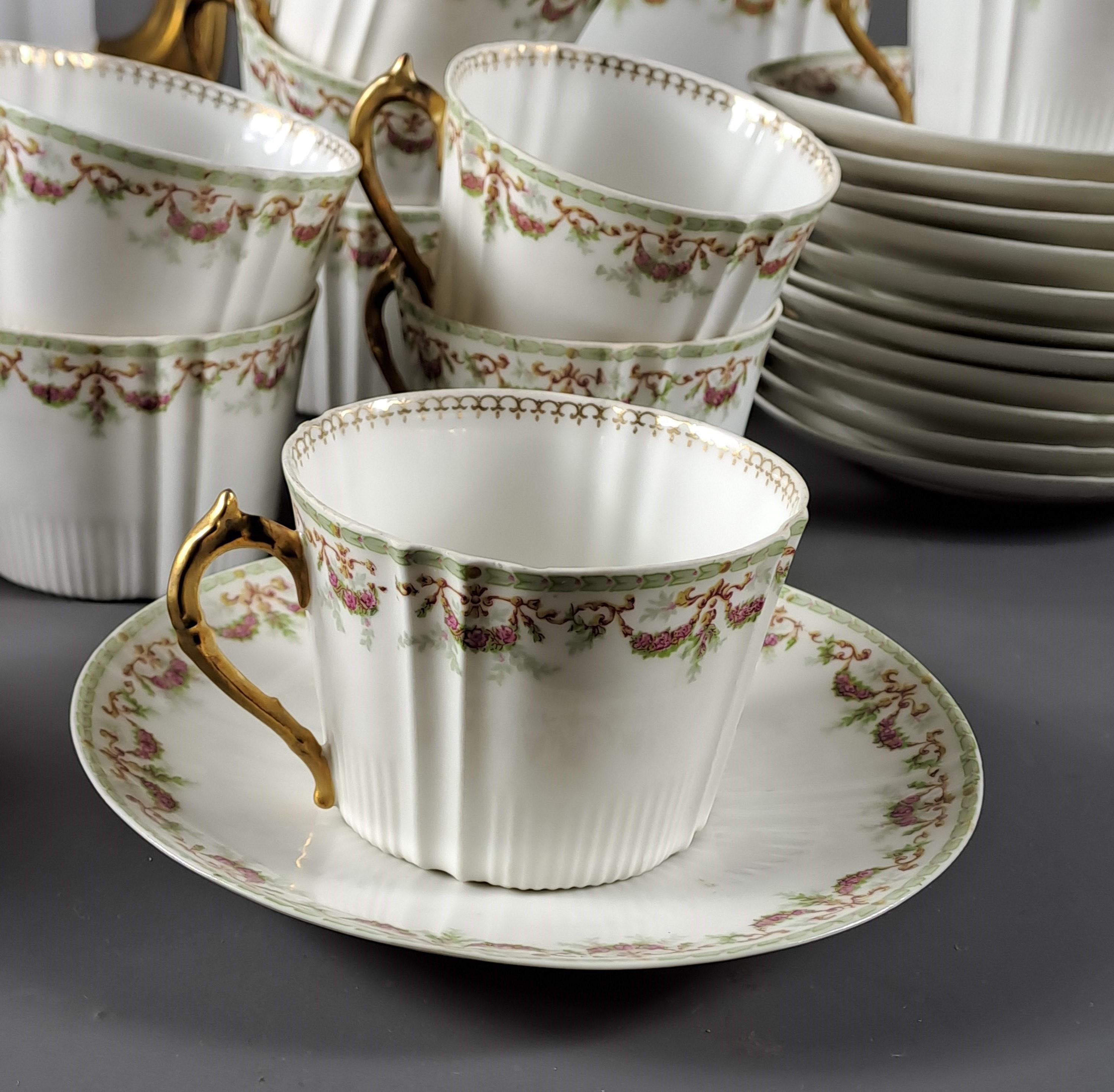 Important Tea And Coffee Service In Fine Limoges Porcelain For Maison A. Maire M In Good Condition In BARSAC, FR