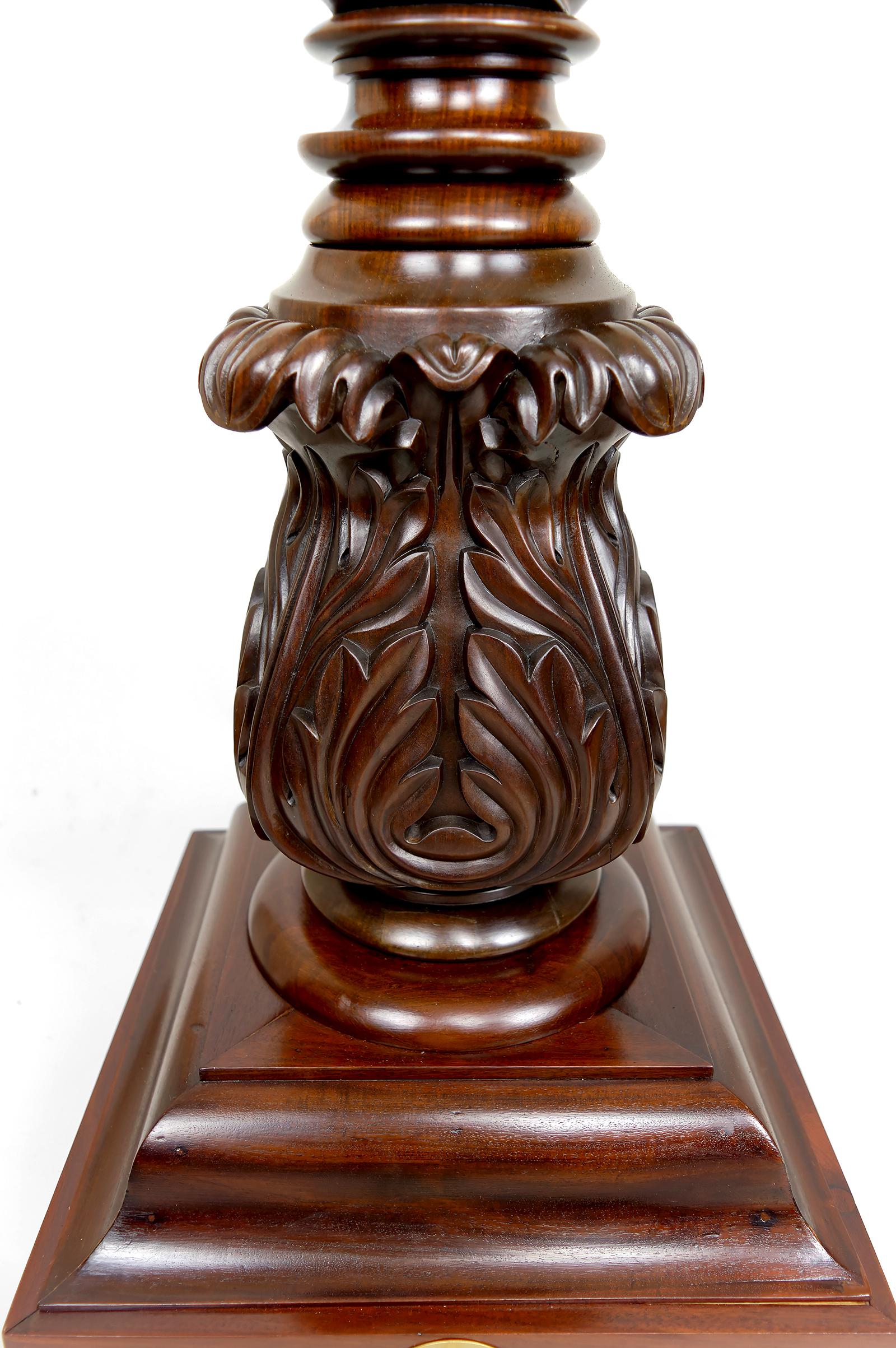Important Tudor Victorian Twisted Column Floor Lamp in Walnut, UK, Circa 1900 For Sale 12