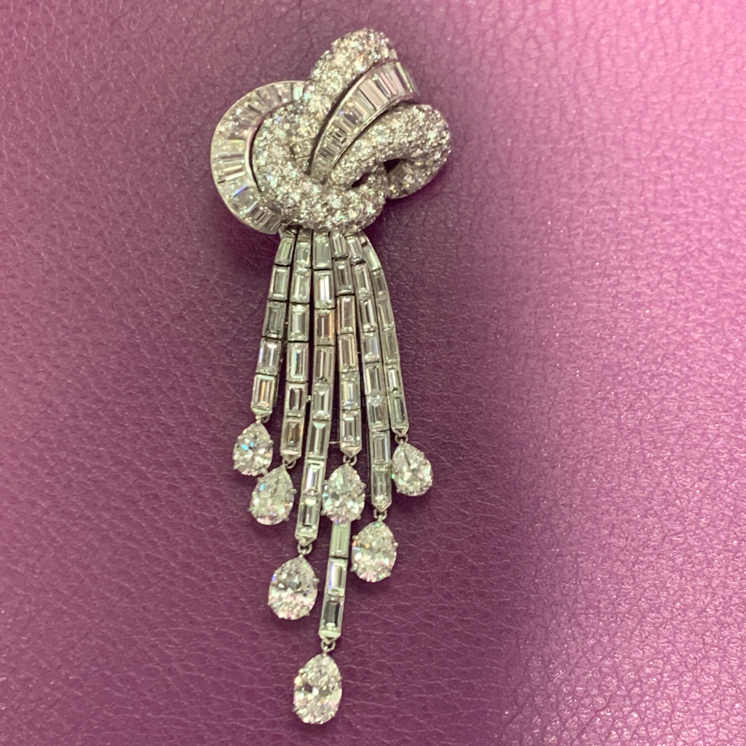 Important Van Cleef & Arpels Diamond Cascade Brooch In Excellent Condition In New York, NY
