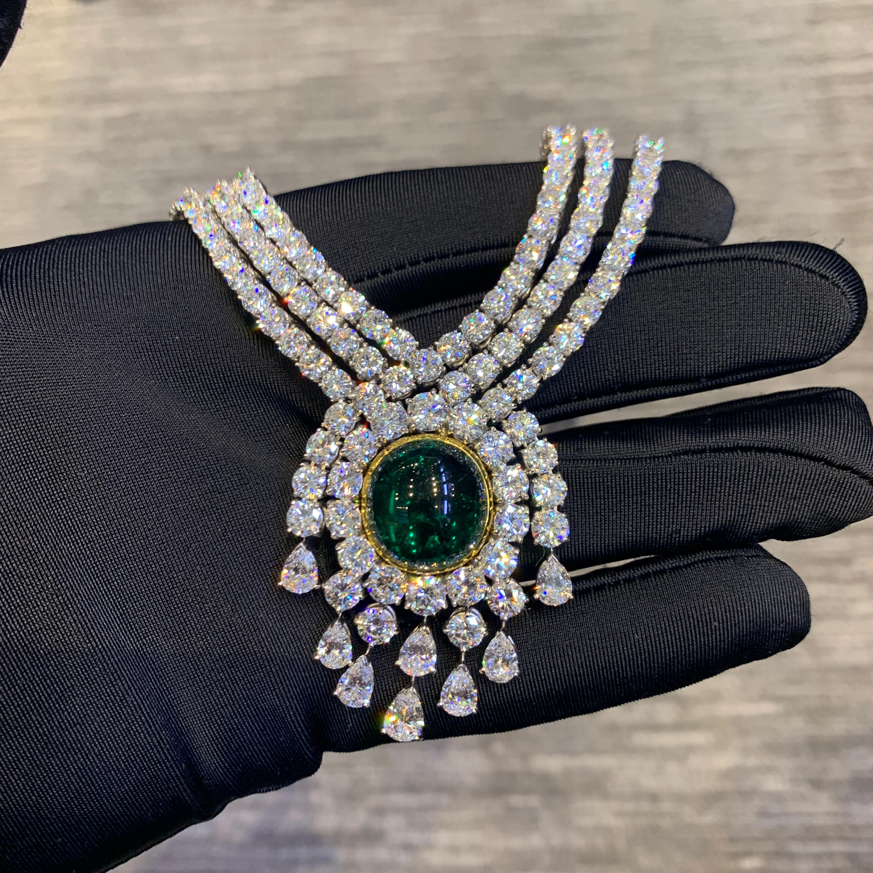 Van Cleef & Arpels Collier d'importants diamants et émeraudes Excellent état - En vente à New York, NY