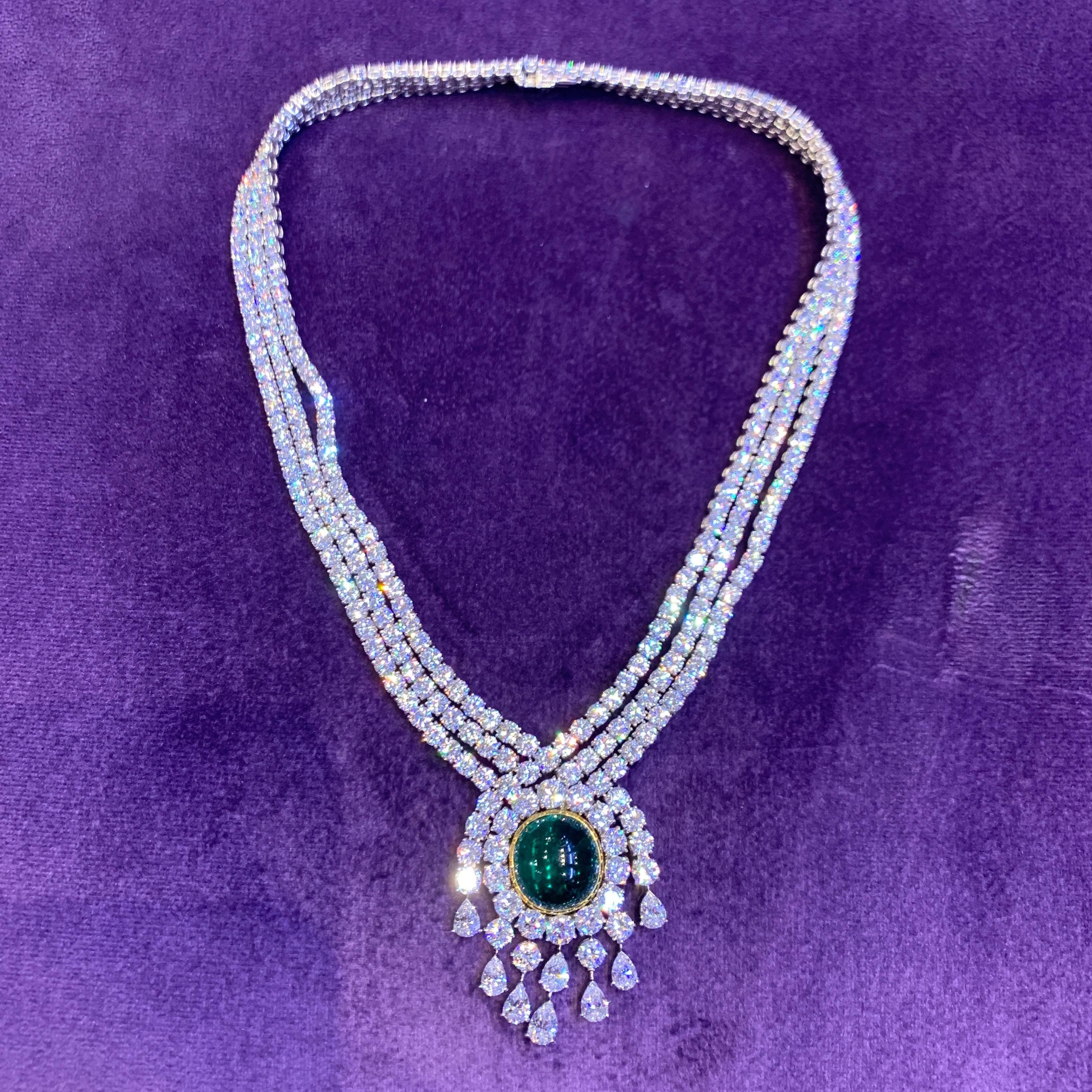 Halskette mit Diamanten und Smaragden von Van Cleef & Arpels Damen im Angebot