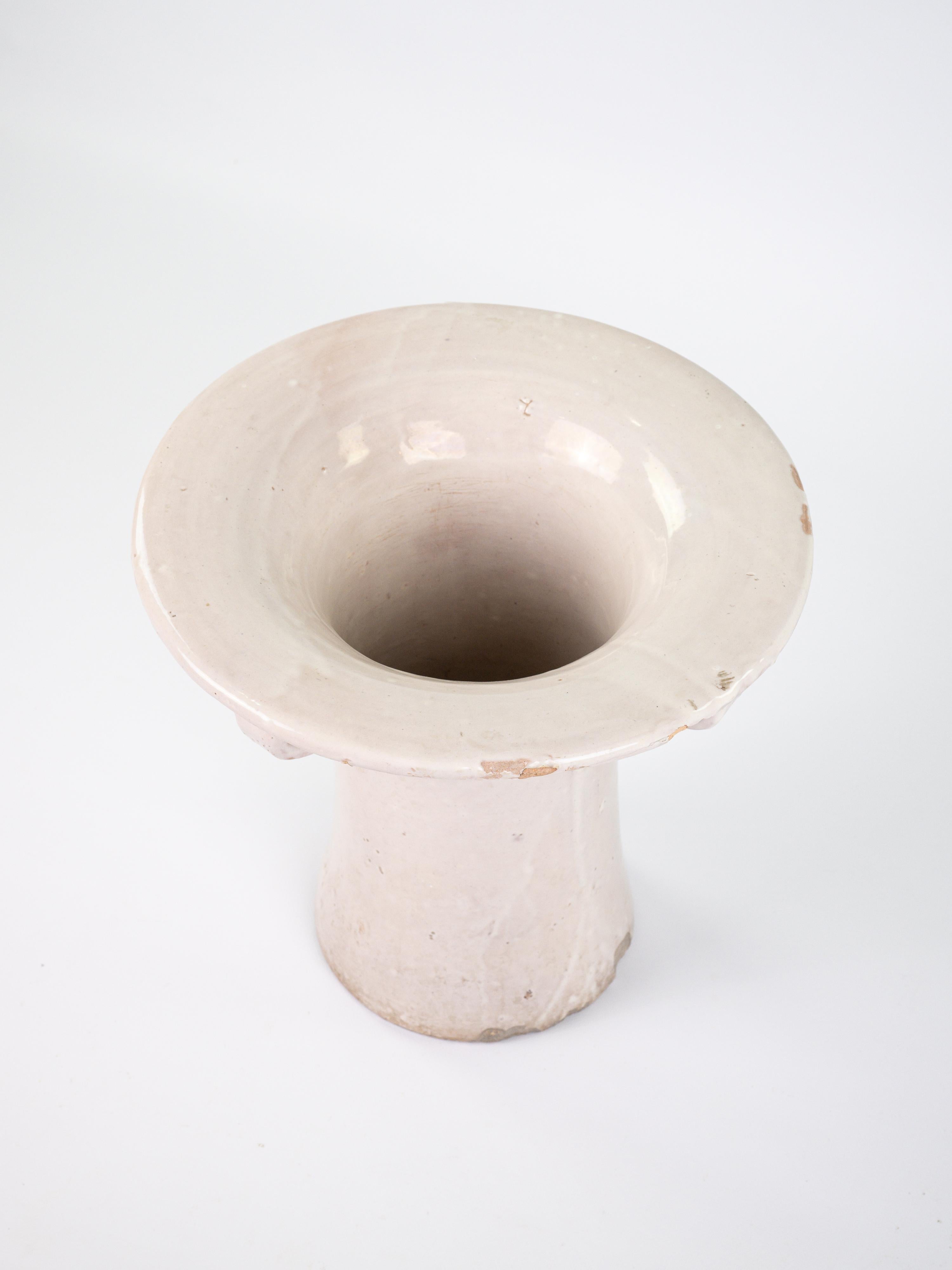 Importante vaso in ceramica smaltata bianco sporco In condizioni buone in vendita a Monaco, MC