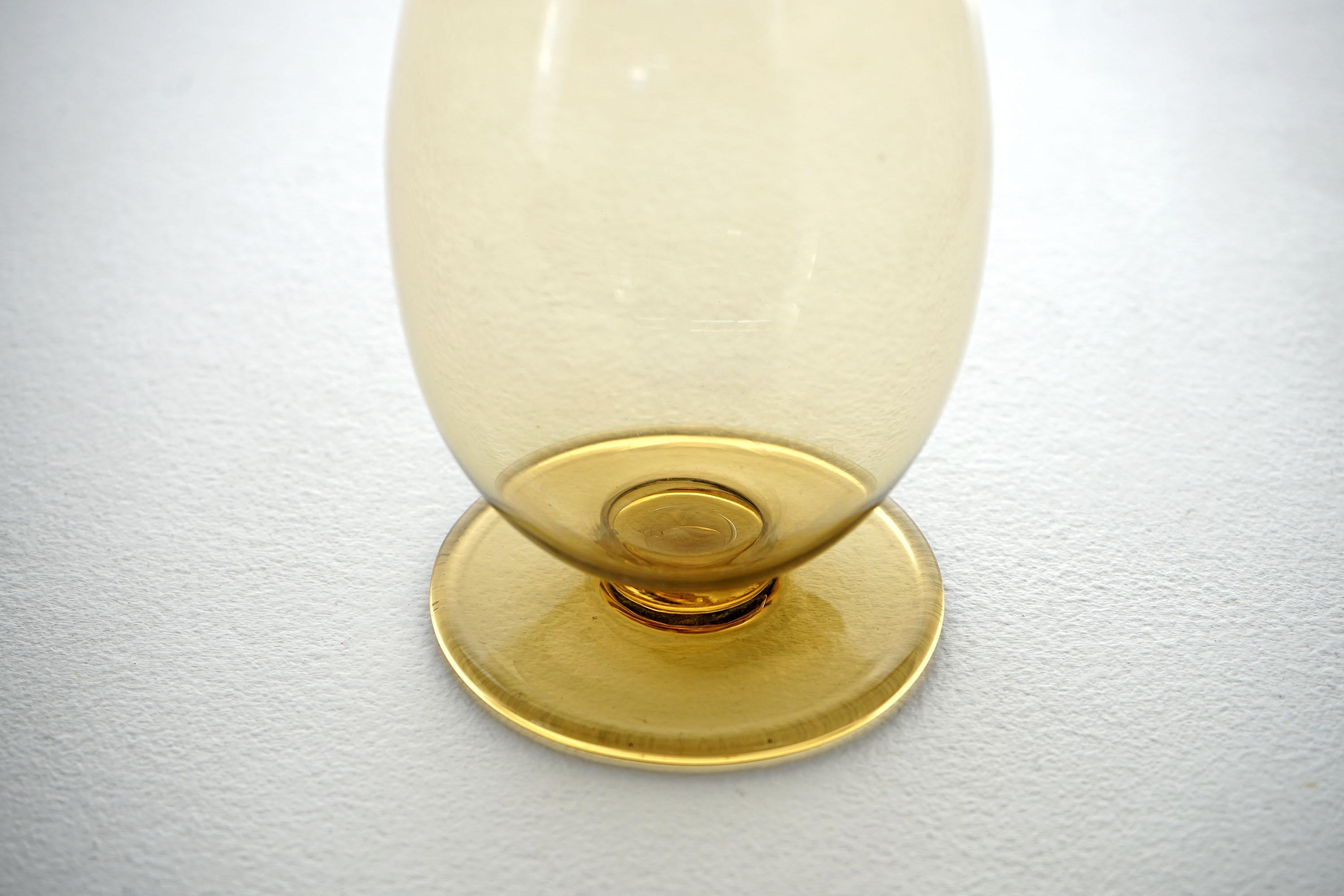 Important Vase of Glass by Vittorio Zecchin for Venini Murano, 1950s, Stamped In Good Condition For Sale In Munster, NRW