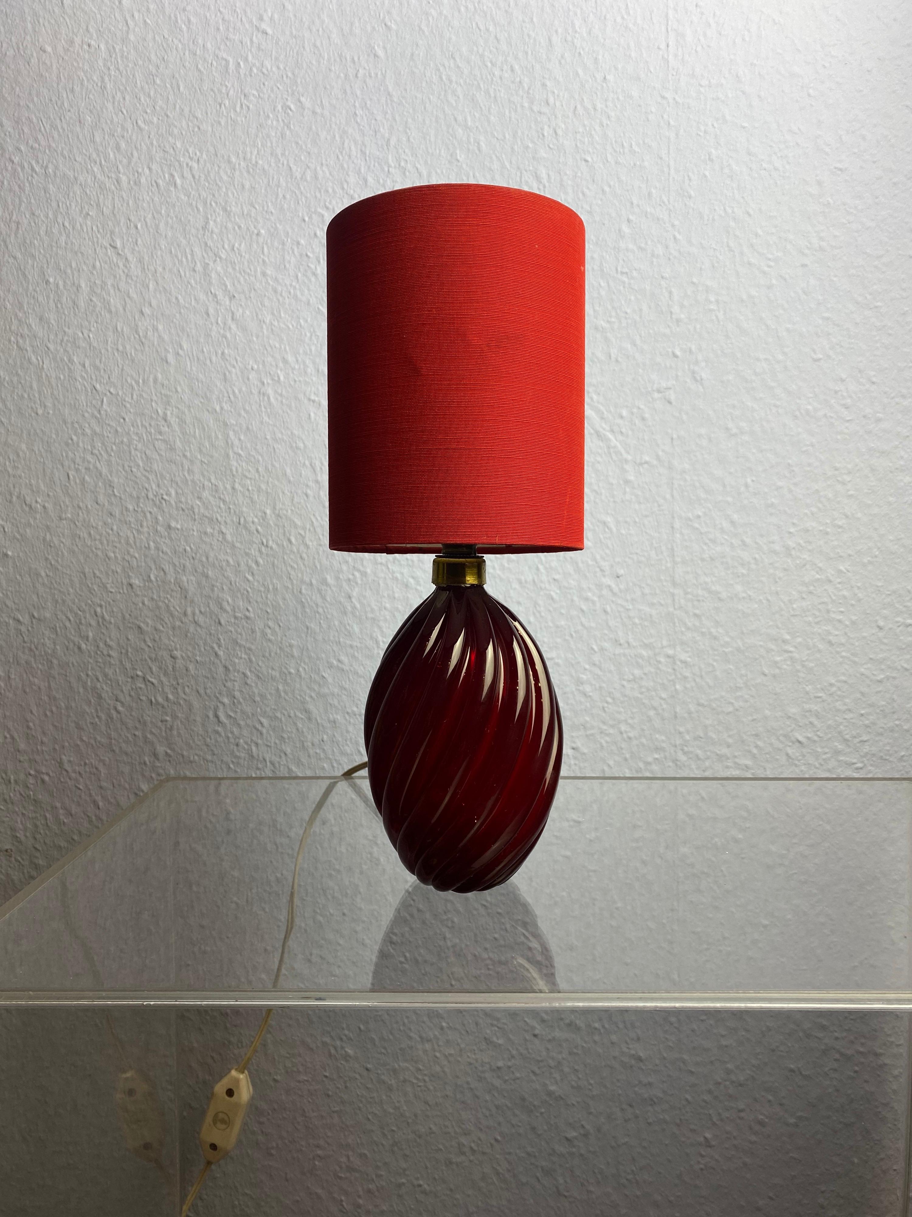 Important Venini Table Lamp in Red, Form 