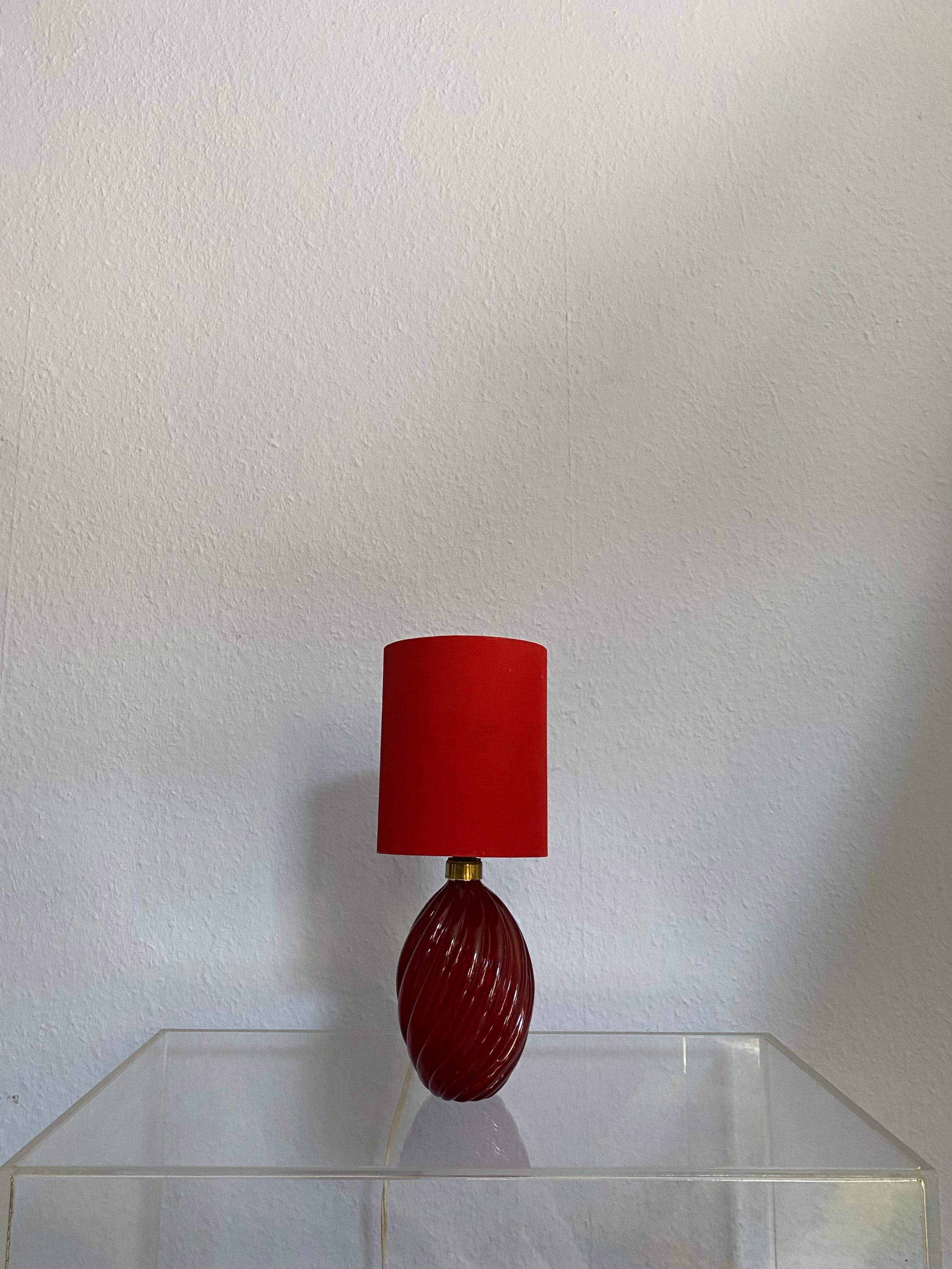 Important Venini Table Lamp in Red, Form 