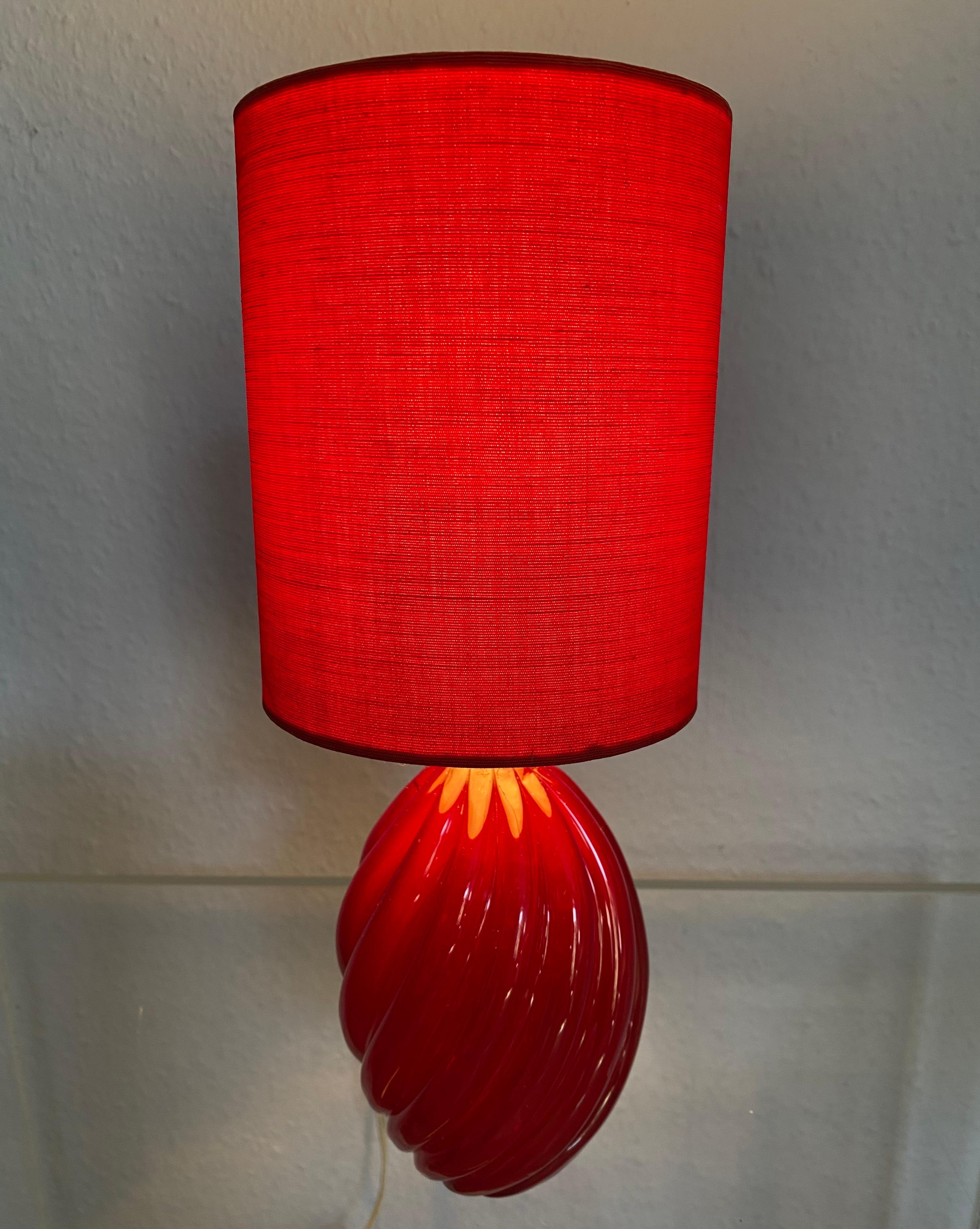 Italian Important Venini Table Lamp in Red, Form 