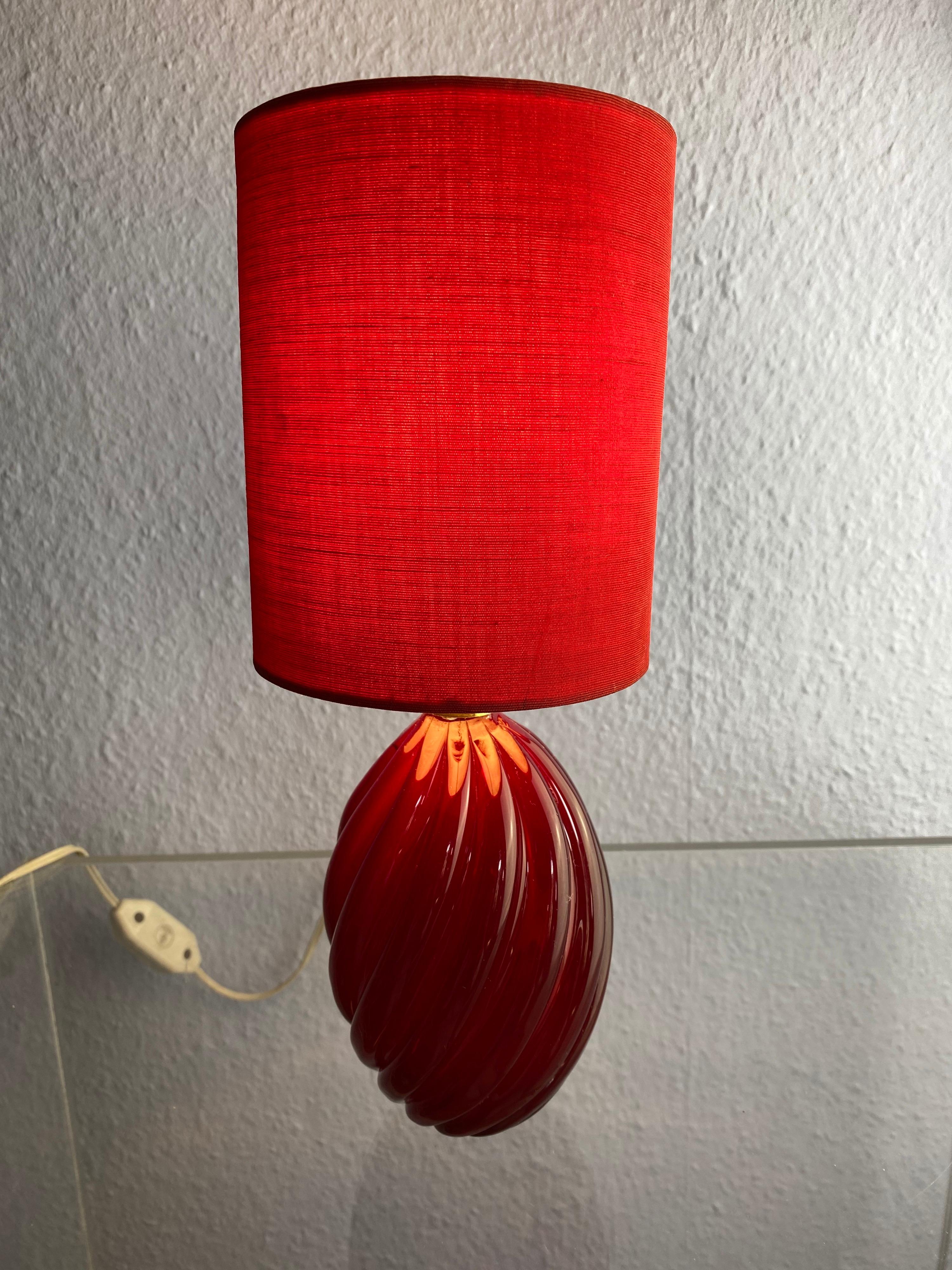 Importante lampe de bureau Venini rouge, forme « Diamante », Murano par Paolo Venini en vente 1