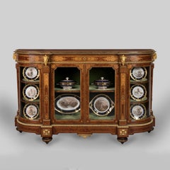Importante aparador victoriano con marquetería de tuya y bronce dorado, de Holland & Sons