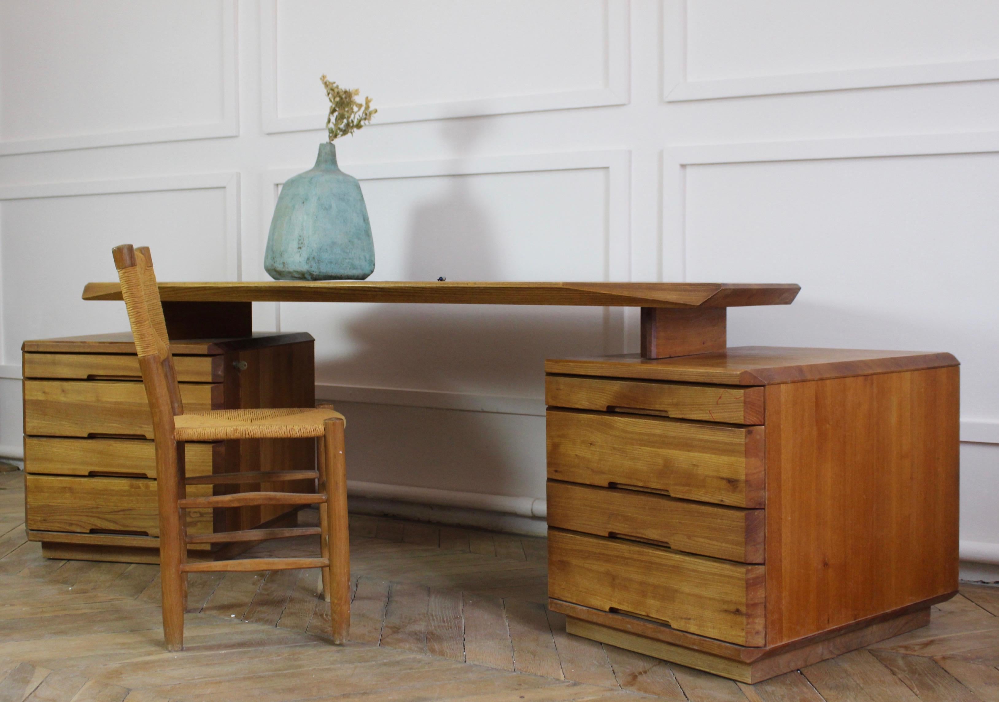 Important Vintage Pierre Chapo Desk, Model B40, in Solid Elm, 1980 For Sale 2