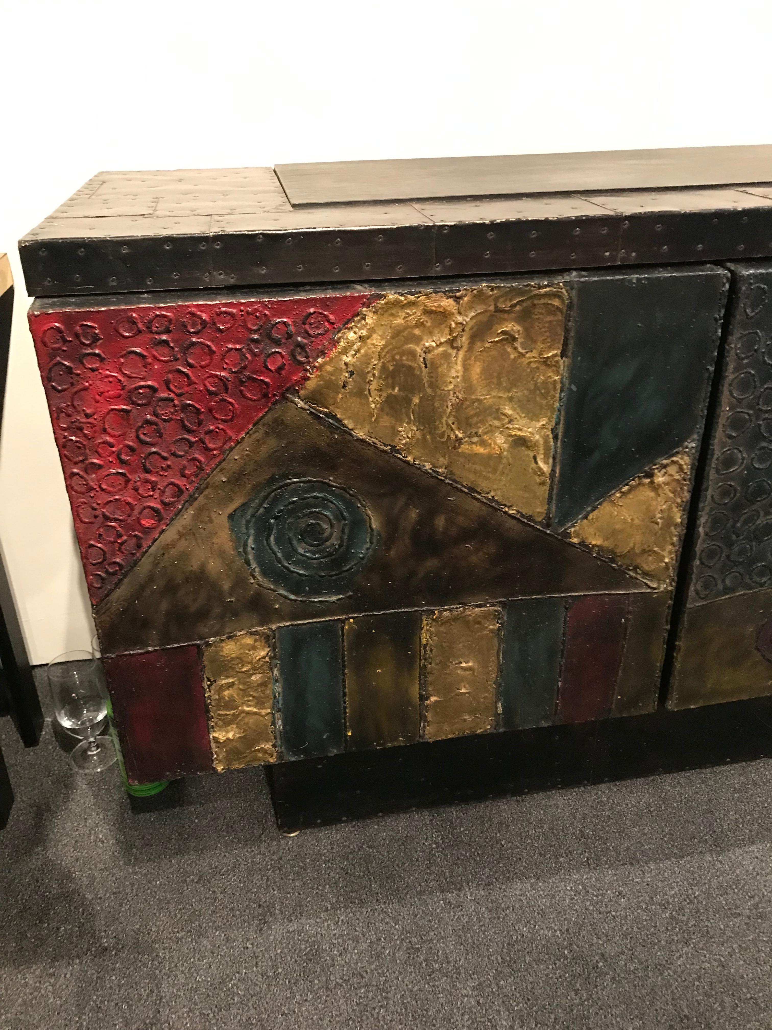 Important Welded Polychrome and Gilt Steel Cabinet by Paul Evans In Good Condition For Sale In Montreal, QC