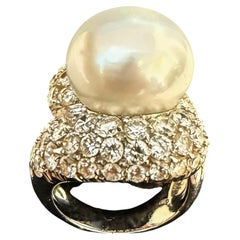 Important White Gold Ring with Australian Pearl and Diamonds