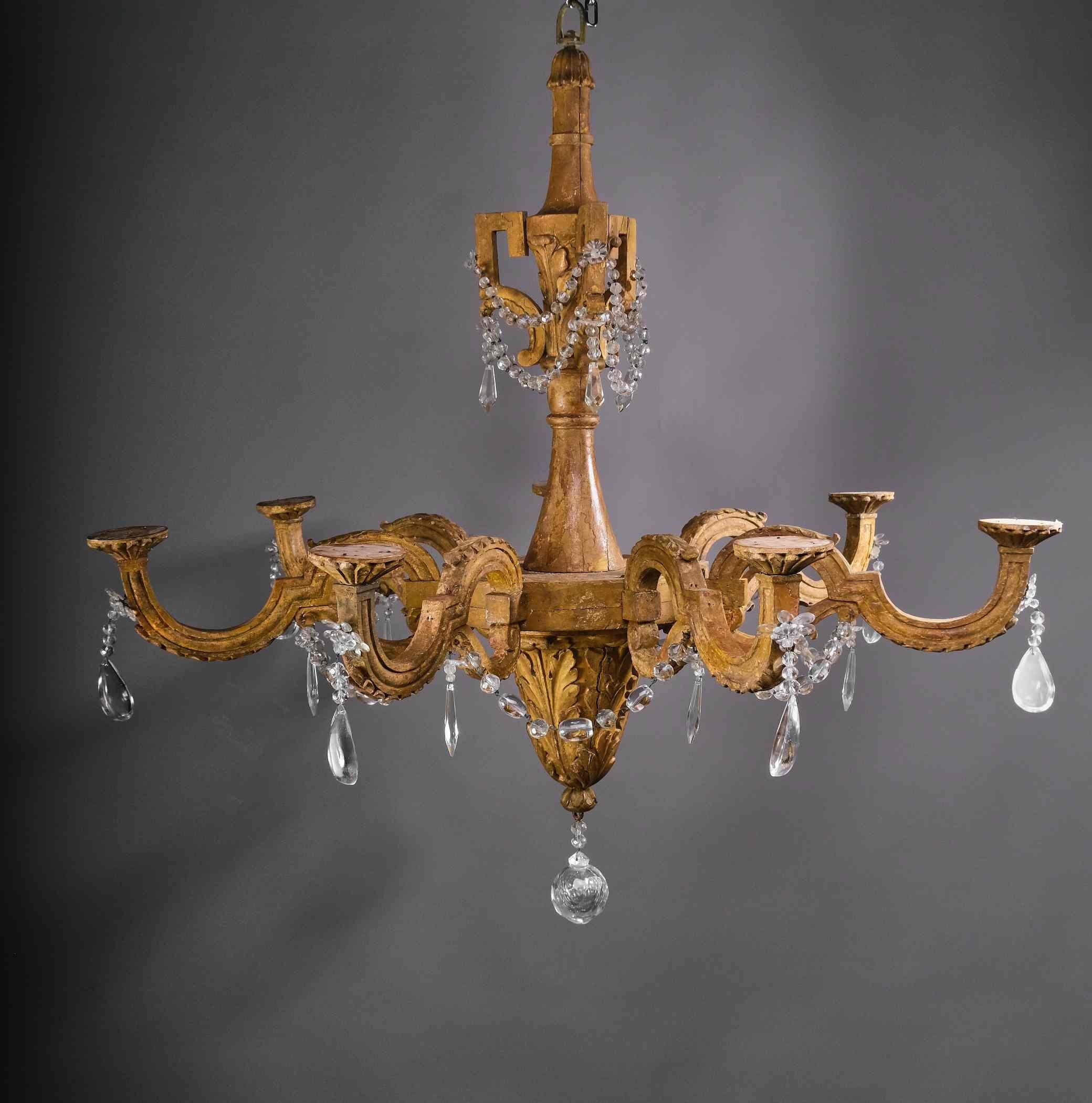 Important woodcarved and gilted Louis XVI chandelier, Italy, late 18th century For Sale 2