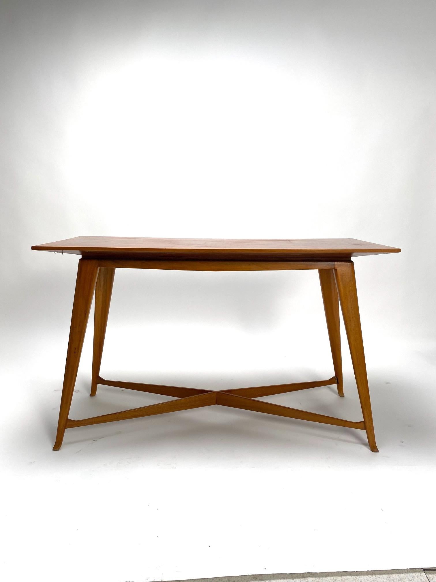 Mid-20th Century Important Wooden Coffee Table, Gio Ponti style, Italy 1950s For Sale