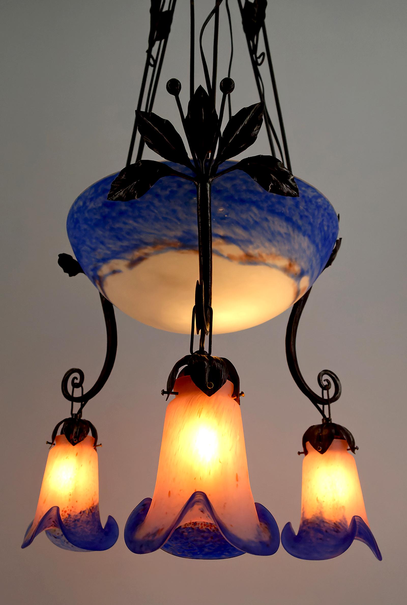 Important Wrought Iron Chandelier with Blue Blown Glass, Art Deco, France For Sale 5