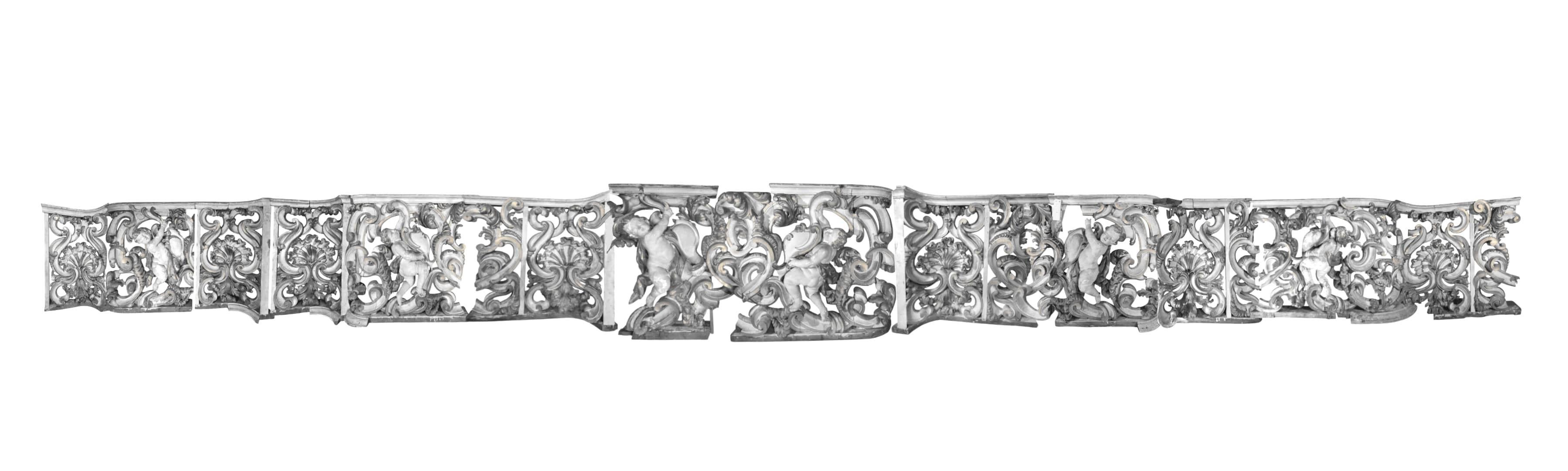 Balustrade avec corbeaux (décoratifs), d'une ancienne tribune de chœur  XVIIIe siècle en vente 5