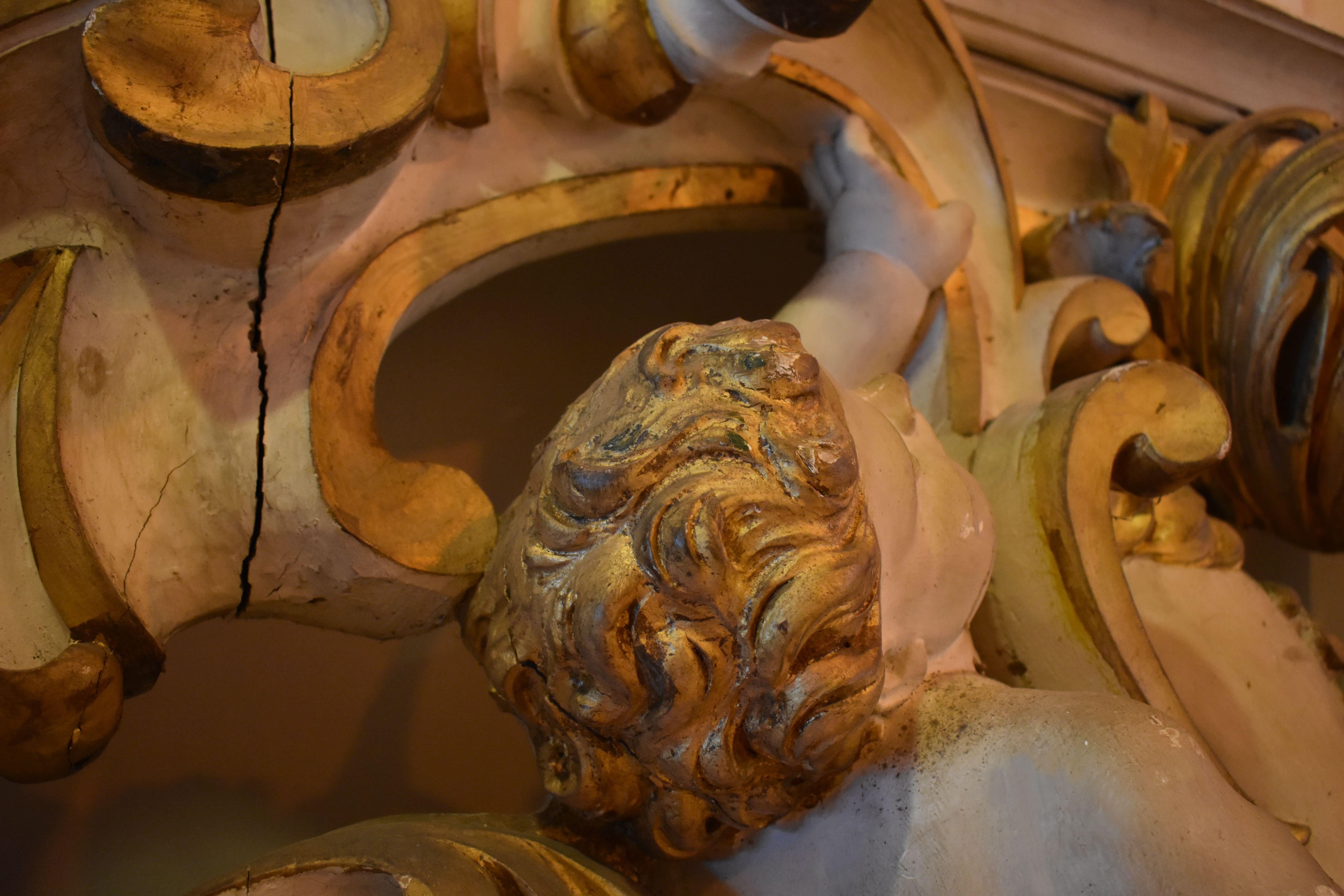 Balustrade avec corbeaux (décoratifs), d'une ancienne tribune de chœur  XVIIIe siècle en vente 7
